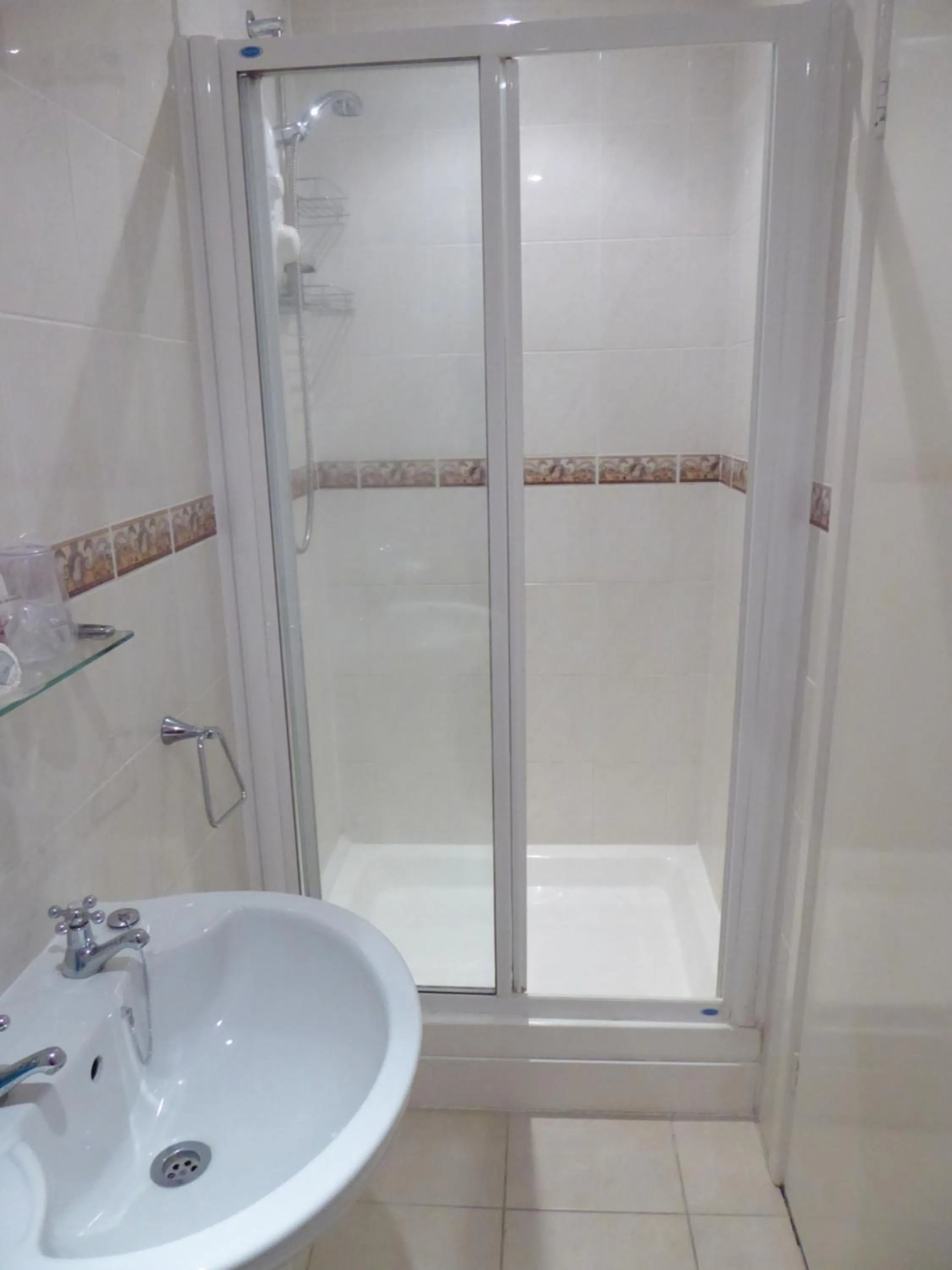 Shower in Leeward House B&B