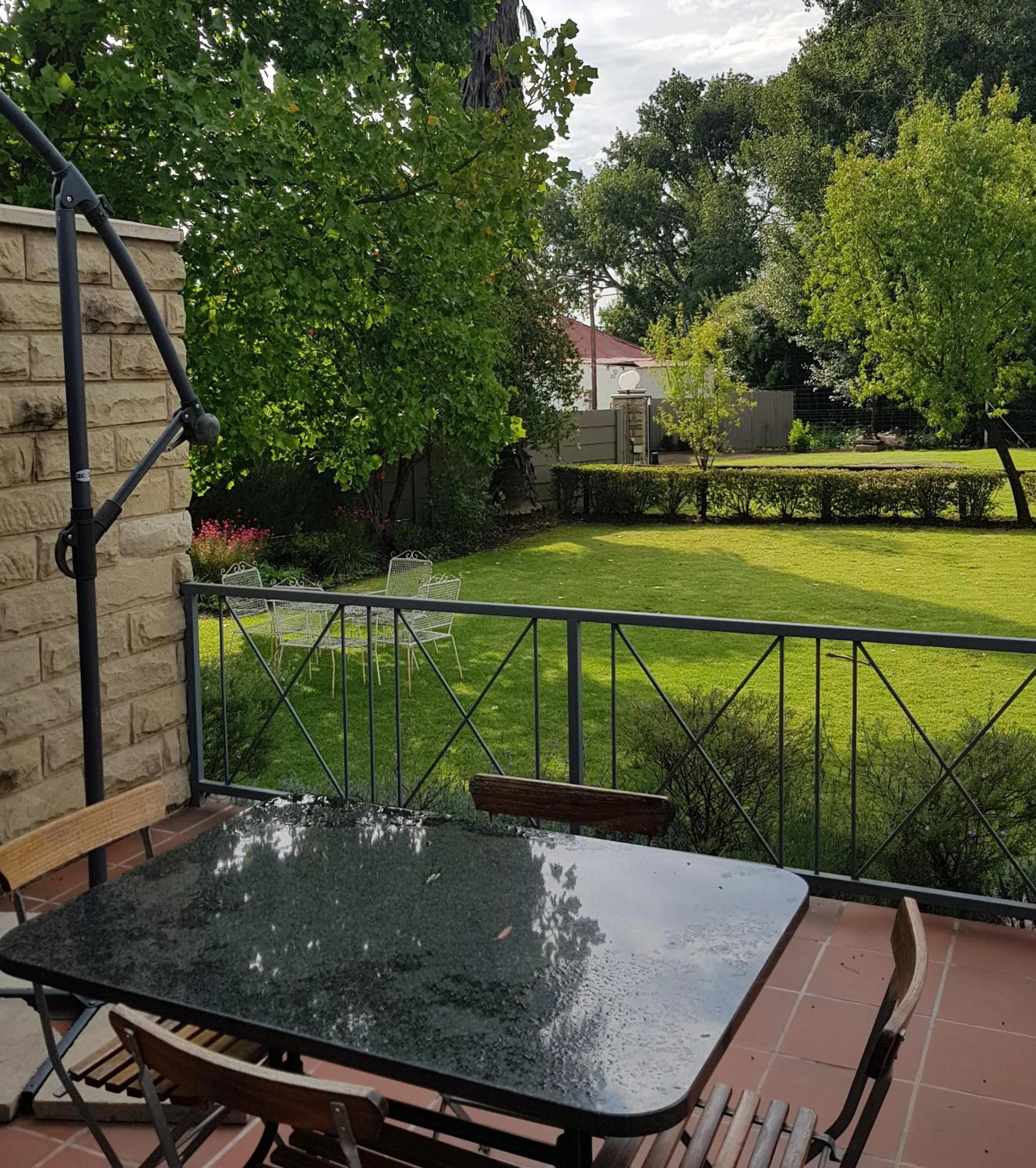 Garden in 36 On Boom B&B