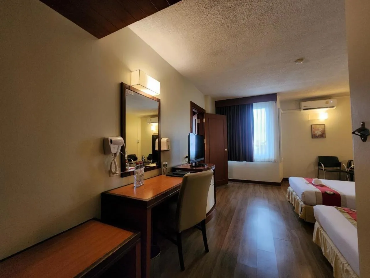 Bed in Hatyai Golden Crown Hotel