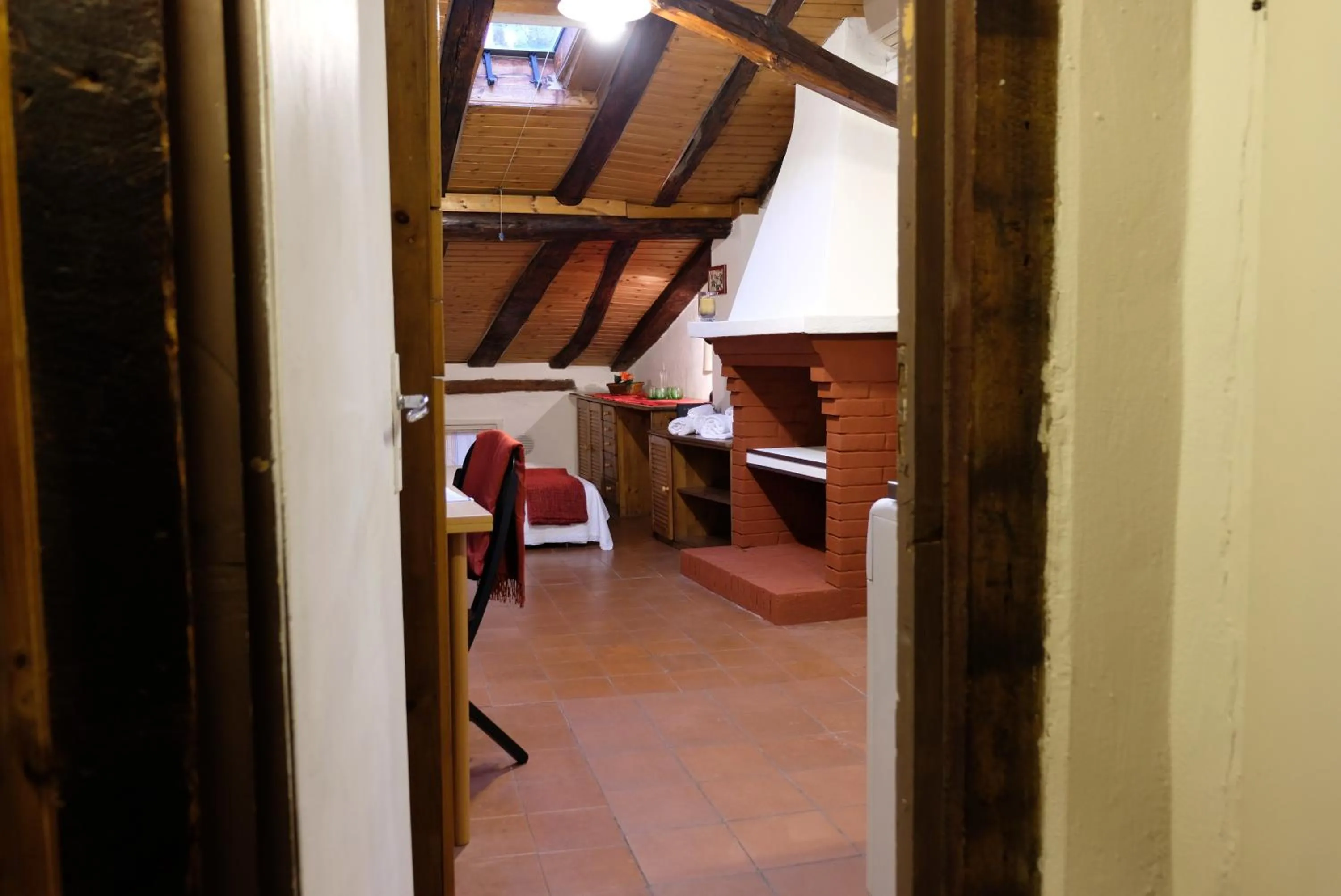 GuestHost - Castiglione Lovely Mansarda