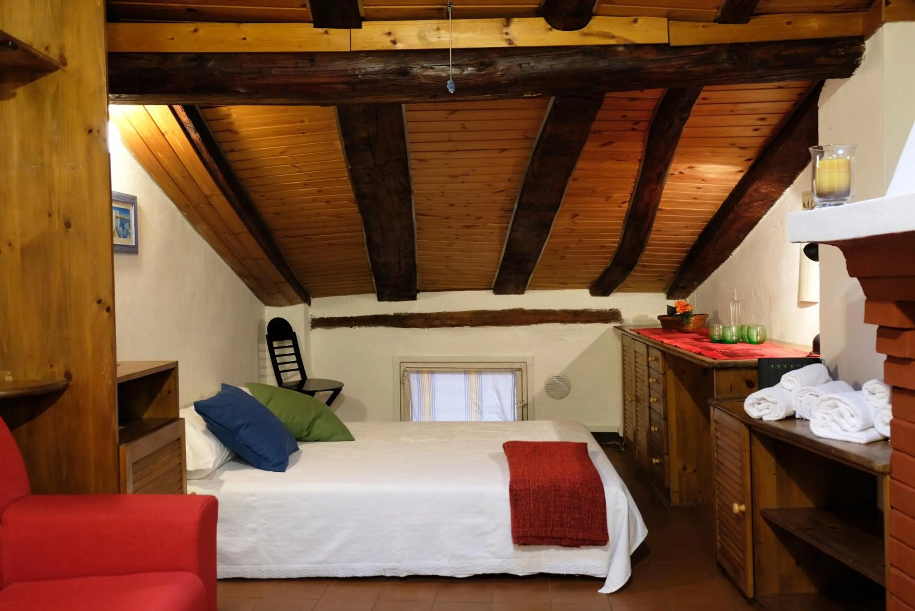 GuestHost - Castiglione Lovely Mansarda