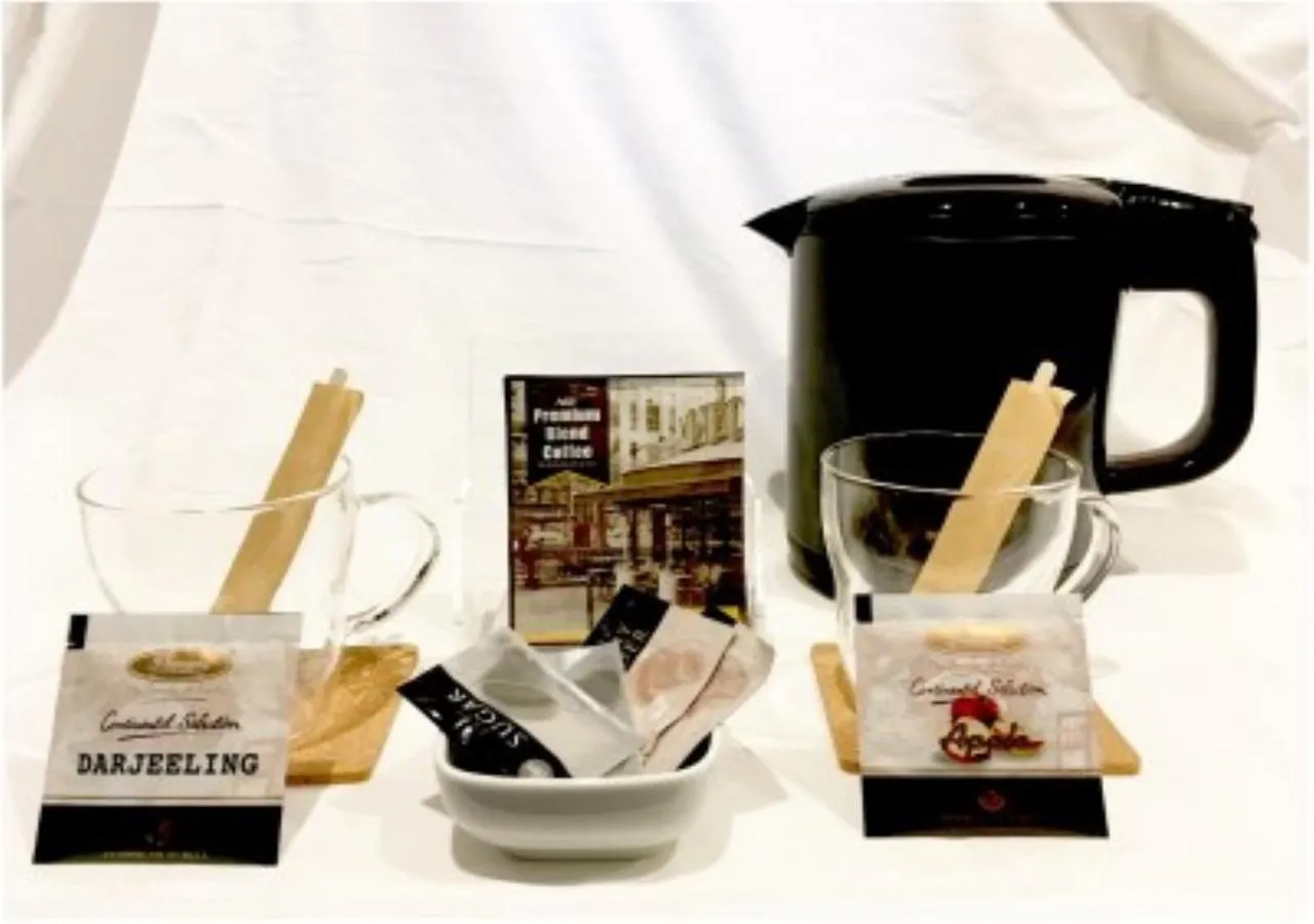 Coffee/tea facilities in Third Place Hotel