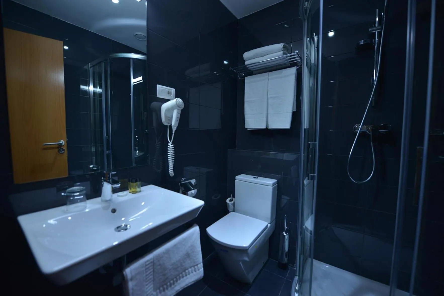 Shower in Annakhil Hotel