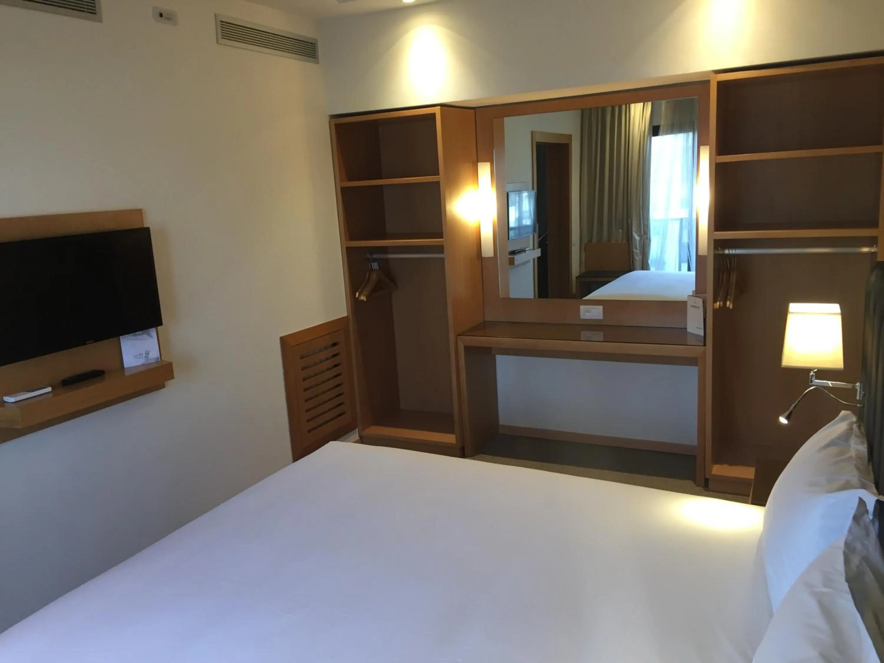 Bed in Annakhil Hotel