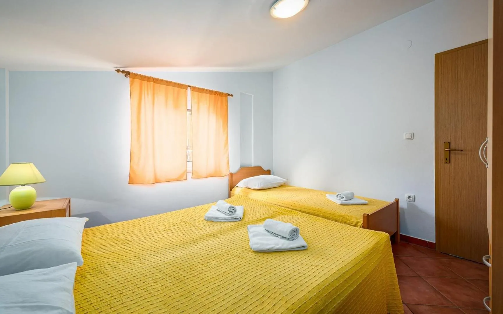 Bed in ALEKS house with apartments