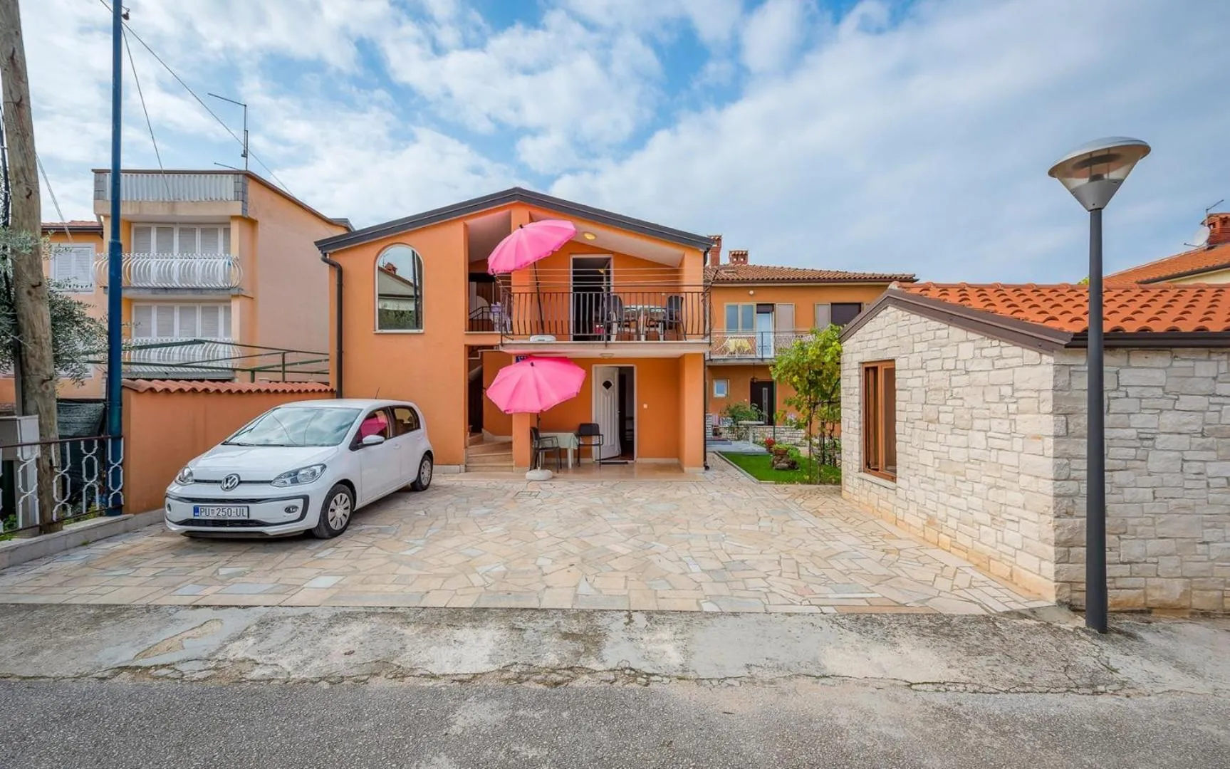 Property building in ALEKS house with apartments