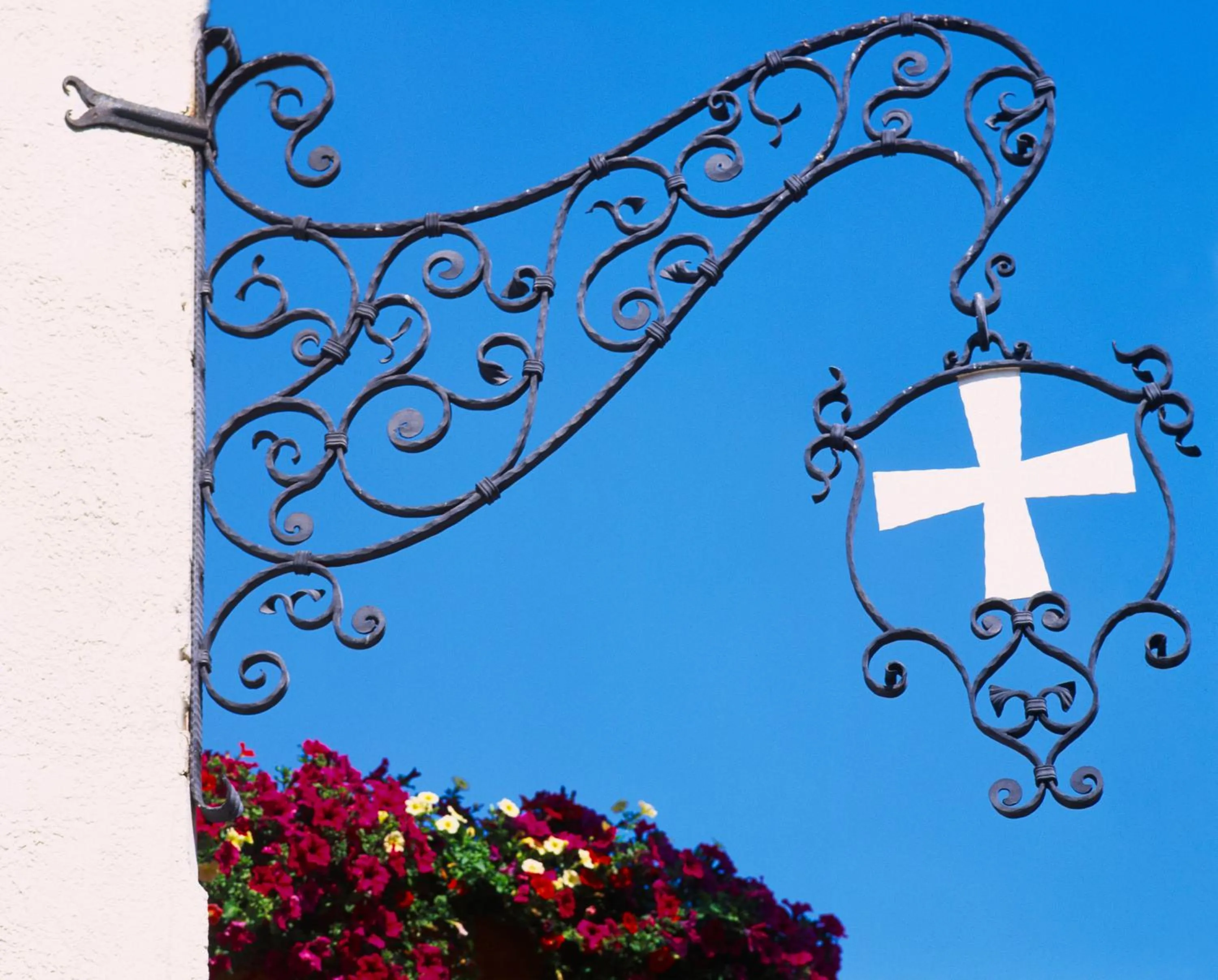 Property logo or sign in Gasthof Weisses Kreuz