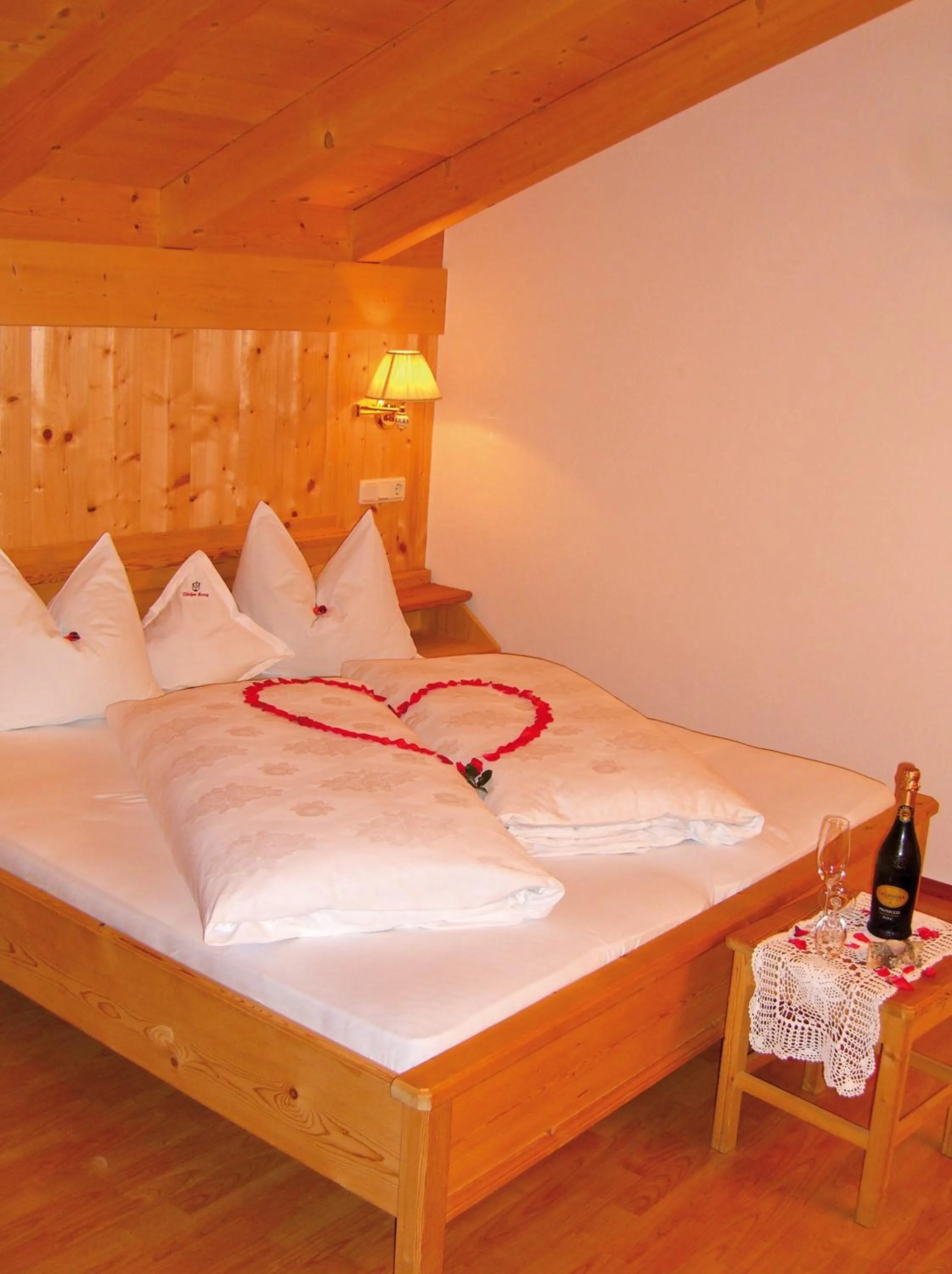 Photo of the whole room, Bed in Gasthof Weisses Kreuz