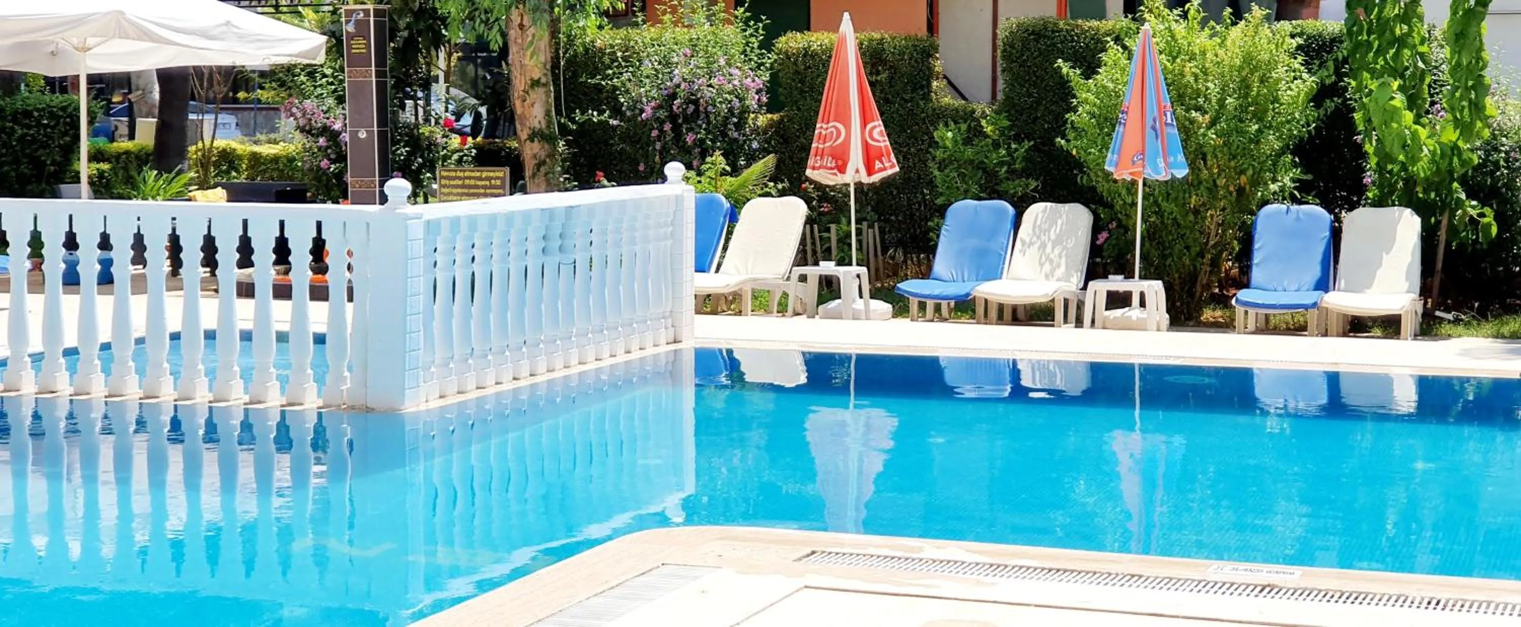 Pool view in Palmen Apart Hotel