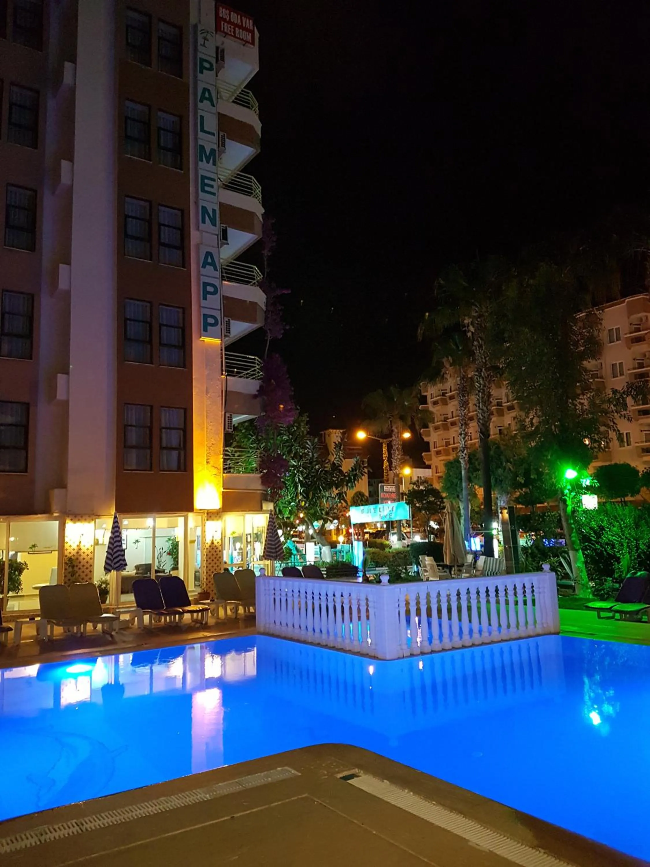 Swimming pool in Palmen Apart Hotel