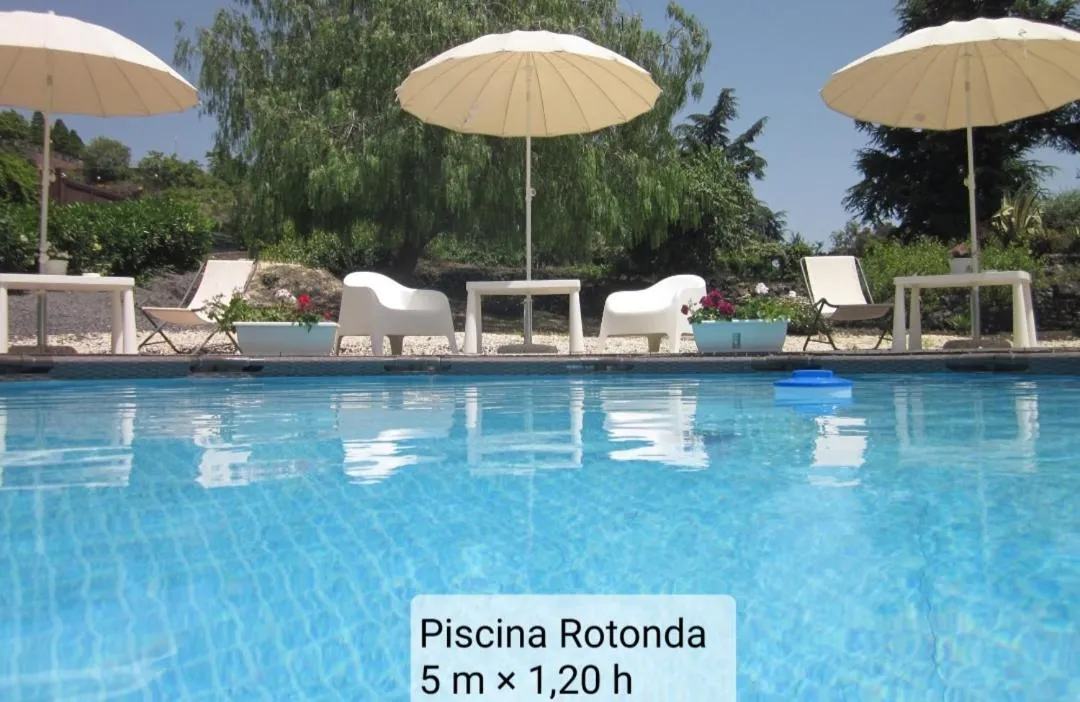 Day in B&B BOUTIQUE DI CHARME "ETNA-RELAX-NATURA"