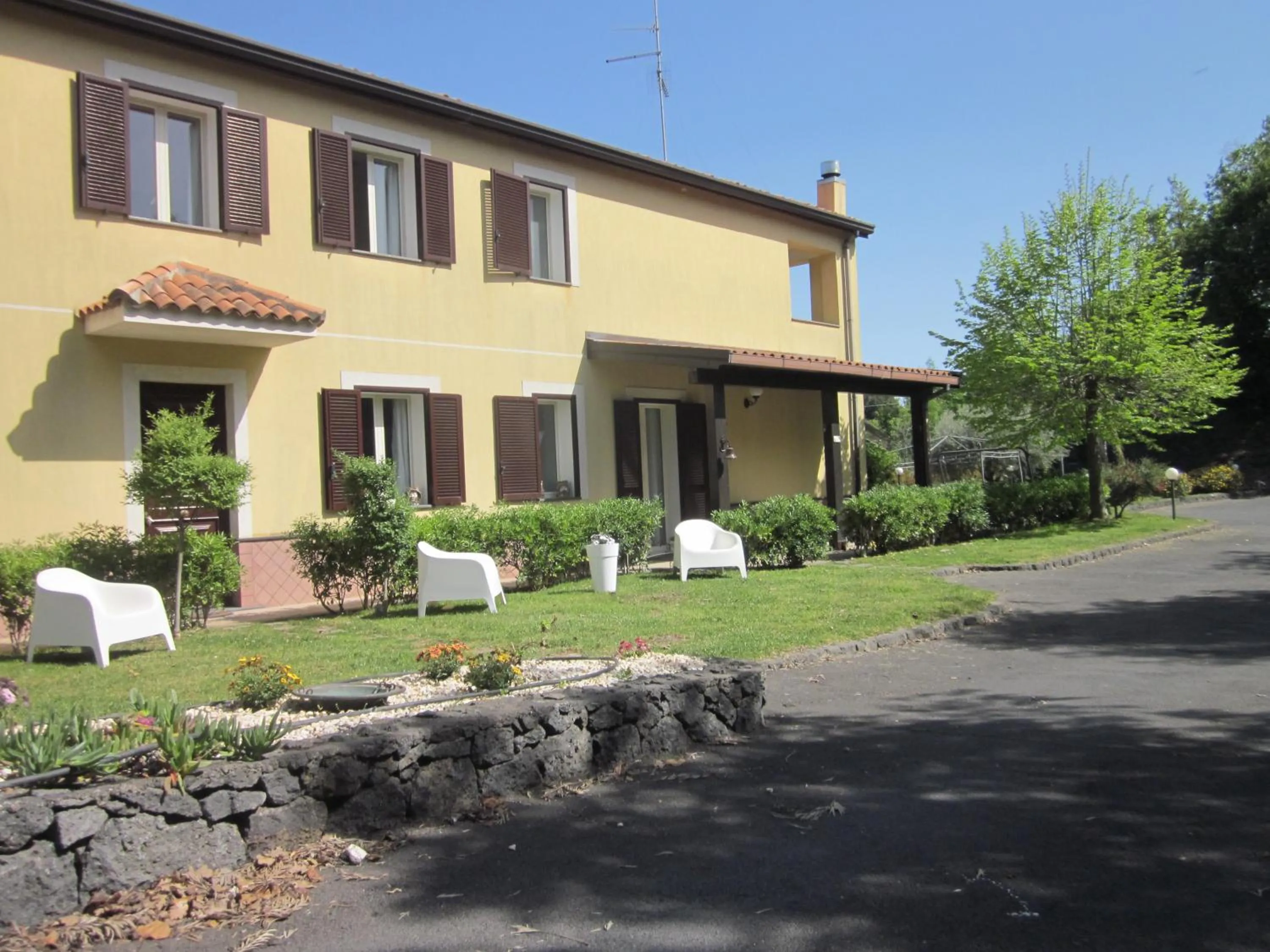Property building in B&B BOUTIQUE DI CHARME "ETNA-RELAX-NATURA"
