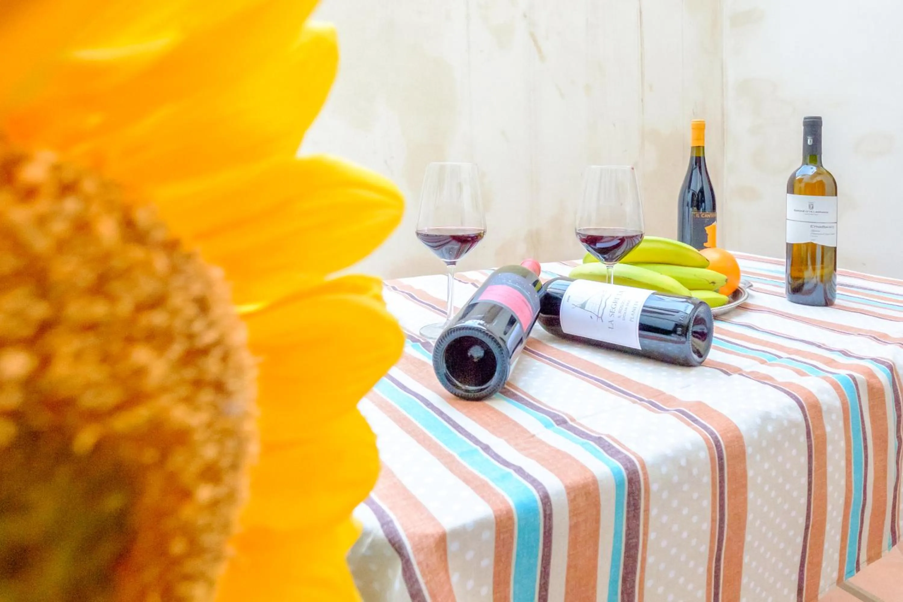 Food and drinks in B&B BOUTIQUE DI CHARME "ETNA-RELAX-NATURA"