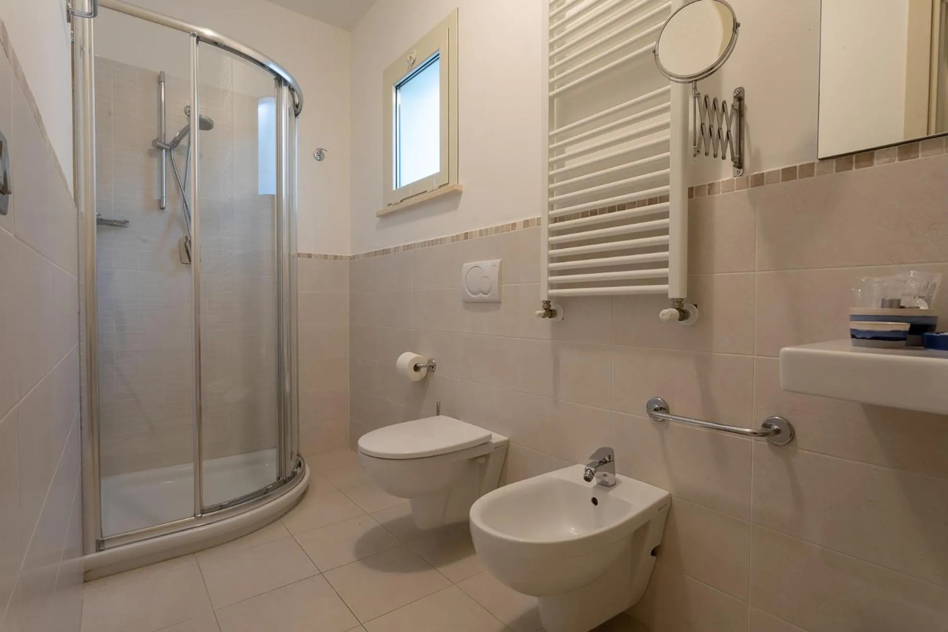 Shower in Gimmi Hotel