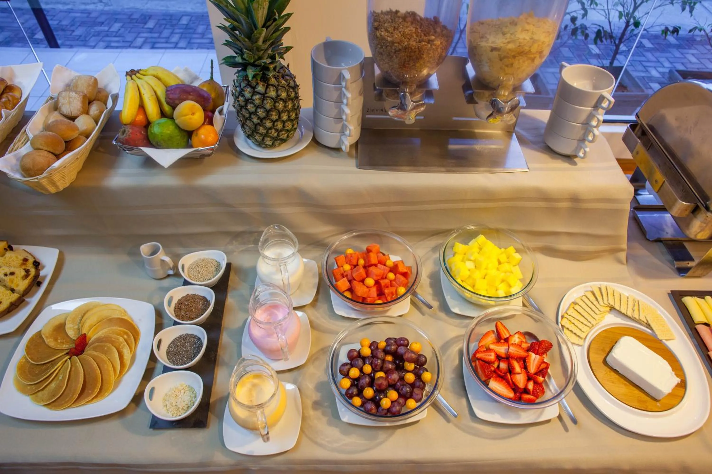 Food in Del Prado Hotel