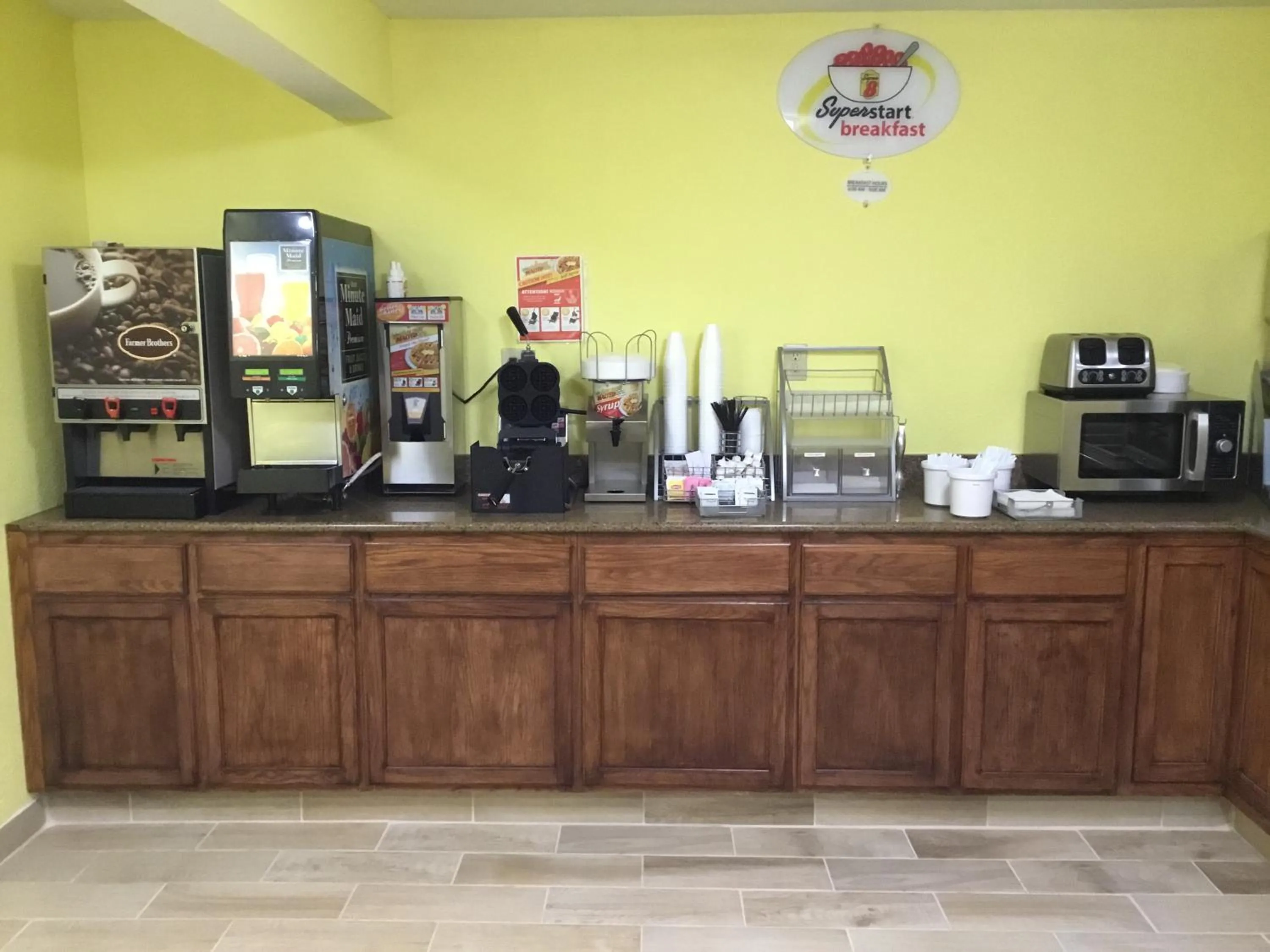 Continental breakfast in Super 8 by Wyndham Anamosa IA