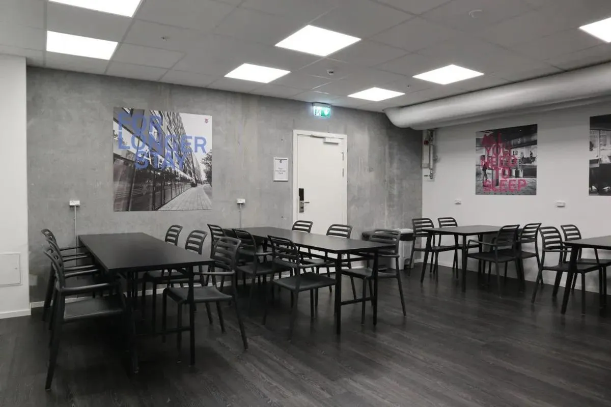 Kitchen or kitchenette in Cabinn Apartments