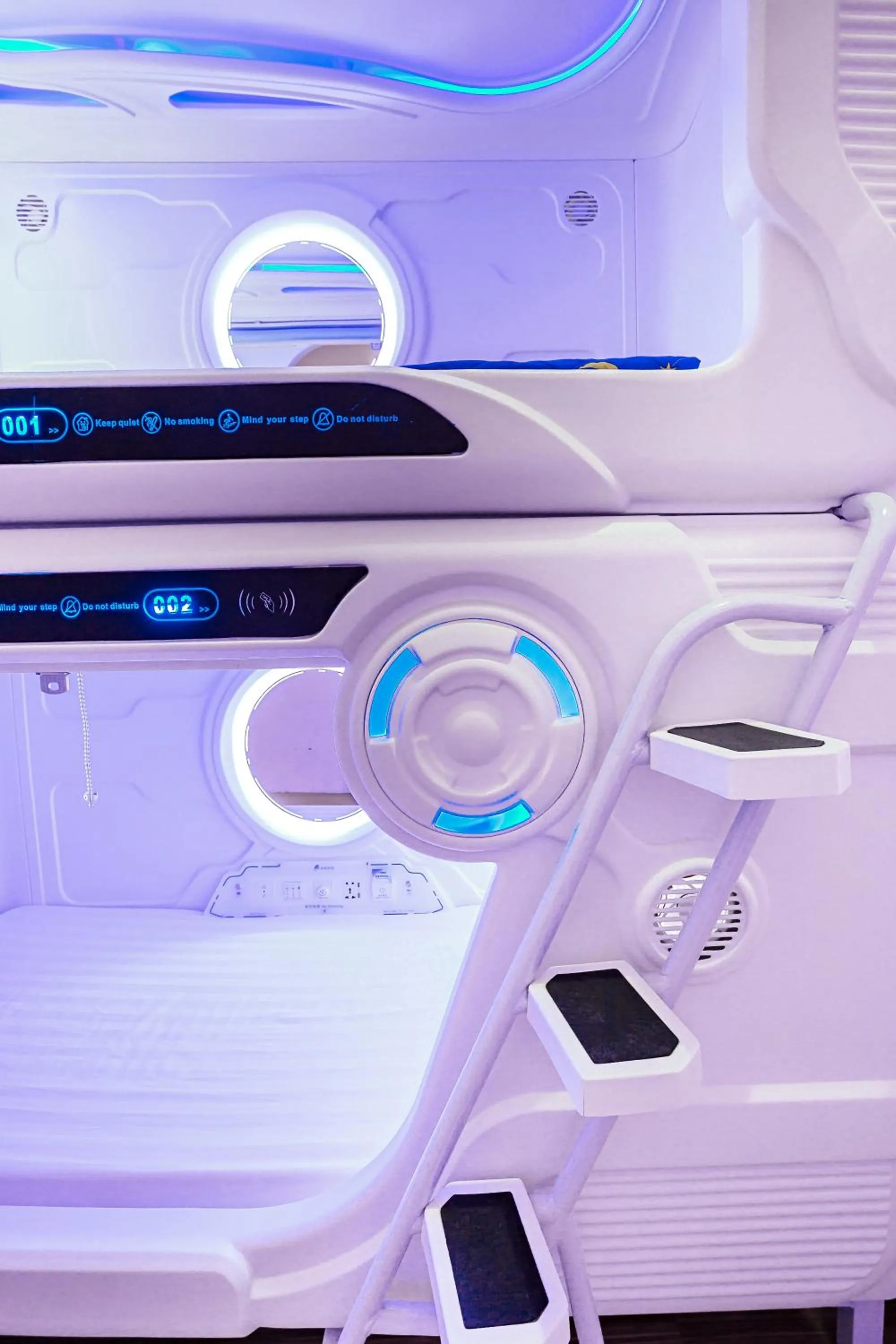 bunk bed in Spacepod@SG