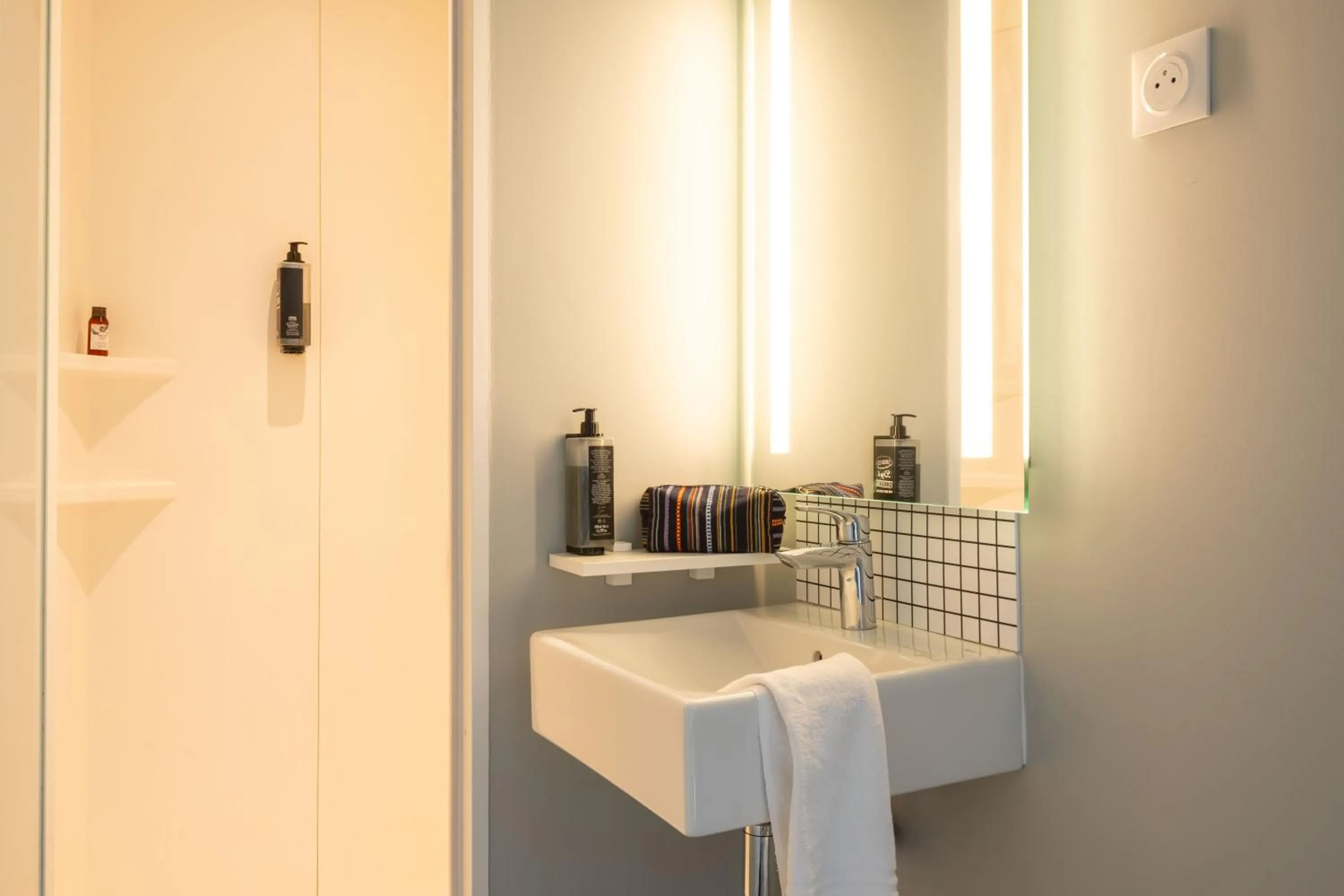 Bathroom in ibis budget Leuven Centrum