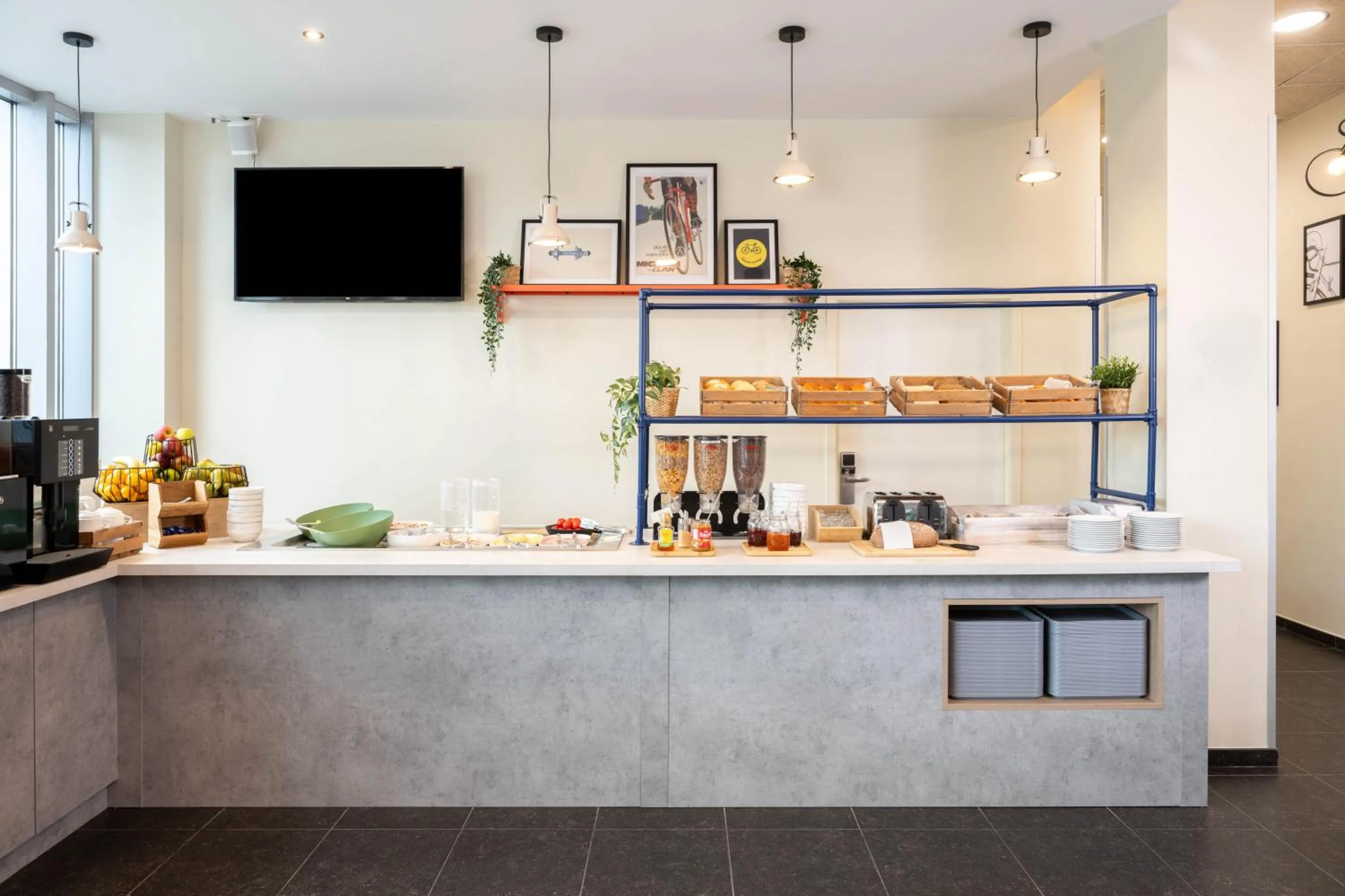 Buffet breakfast in ibis budget Leuven Centrum