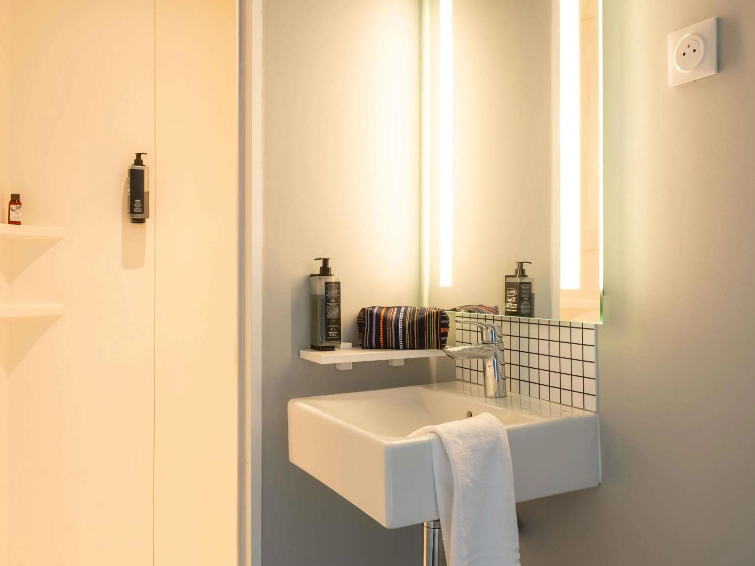 Bedroom in ibis budget Leuven Centrum