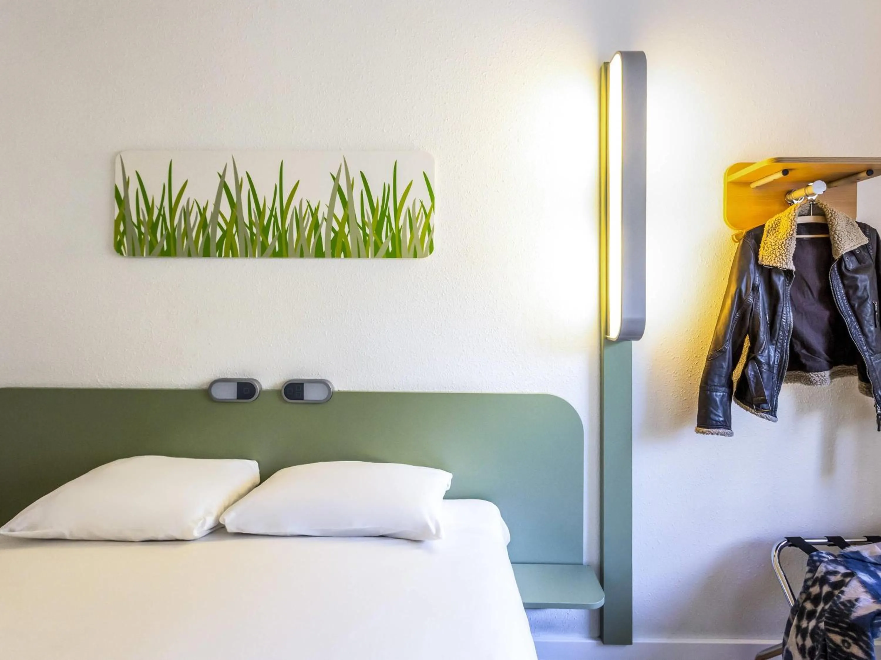Bedroom, Bed in ibis budget Antwerpen Centraal Station