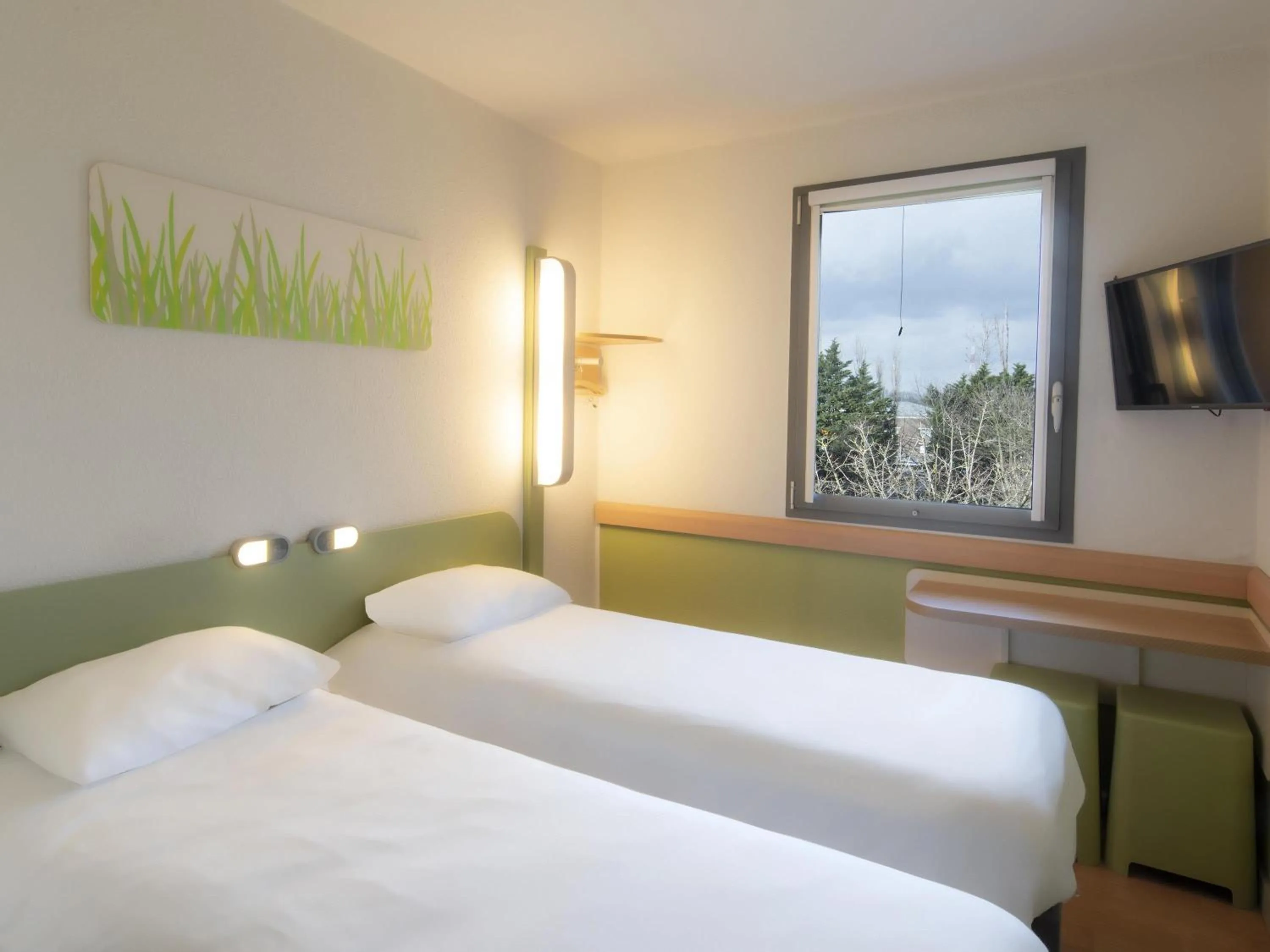 Bedroom, Bed in ibis budget Antwerpen Port