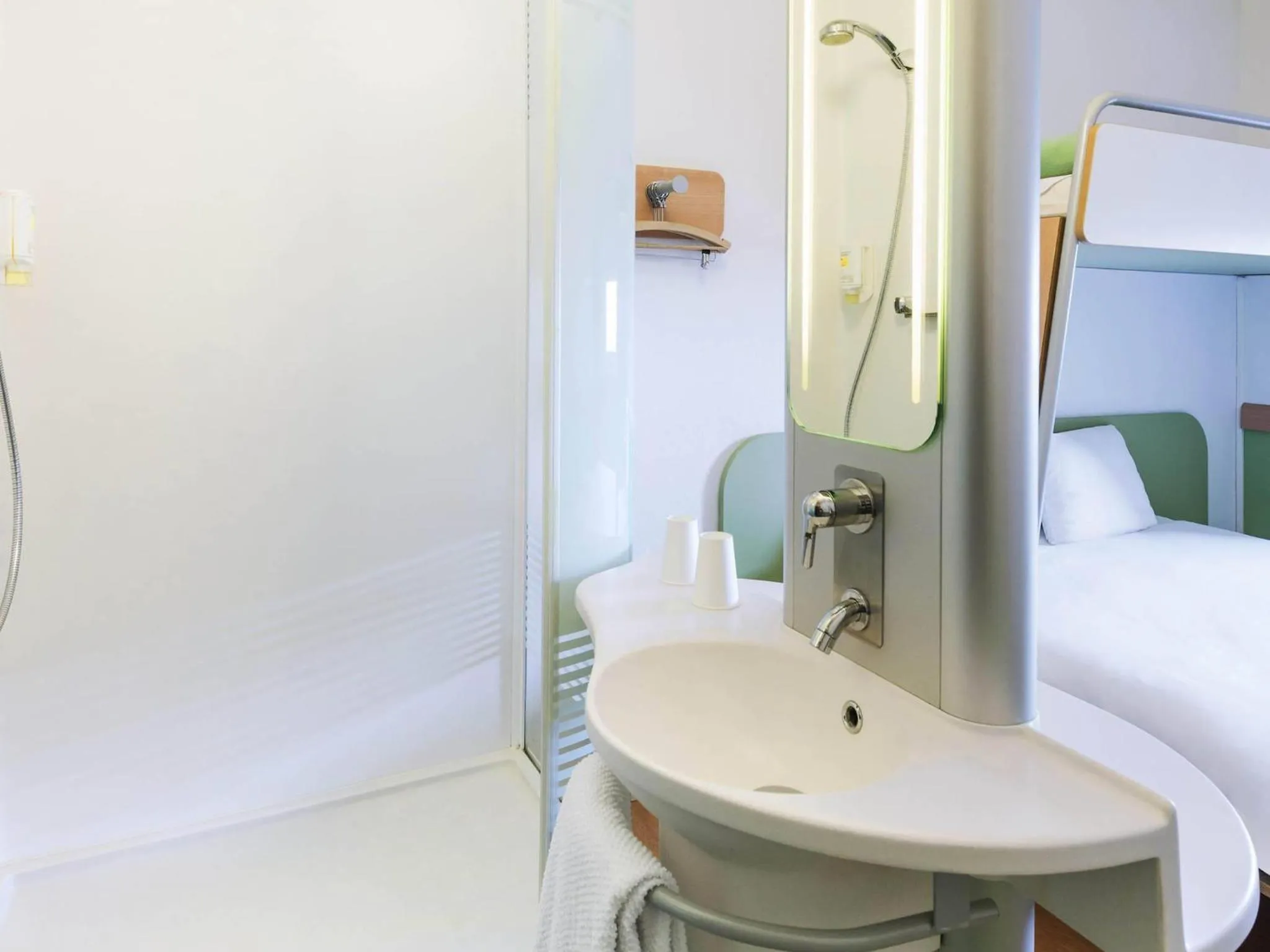 Bedroom, Bed in ibis Budget Luxembourg Sud