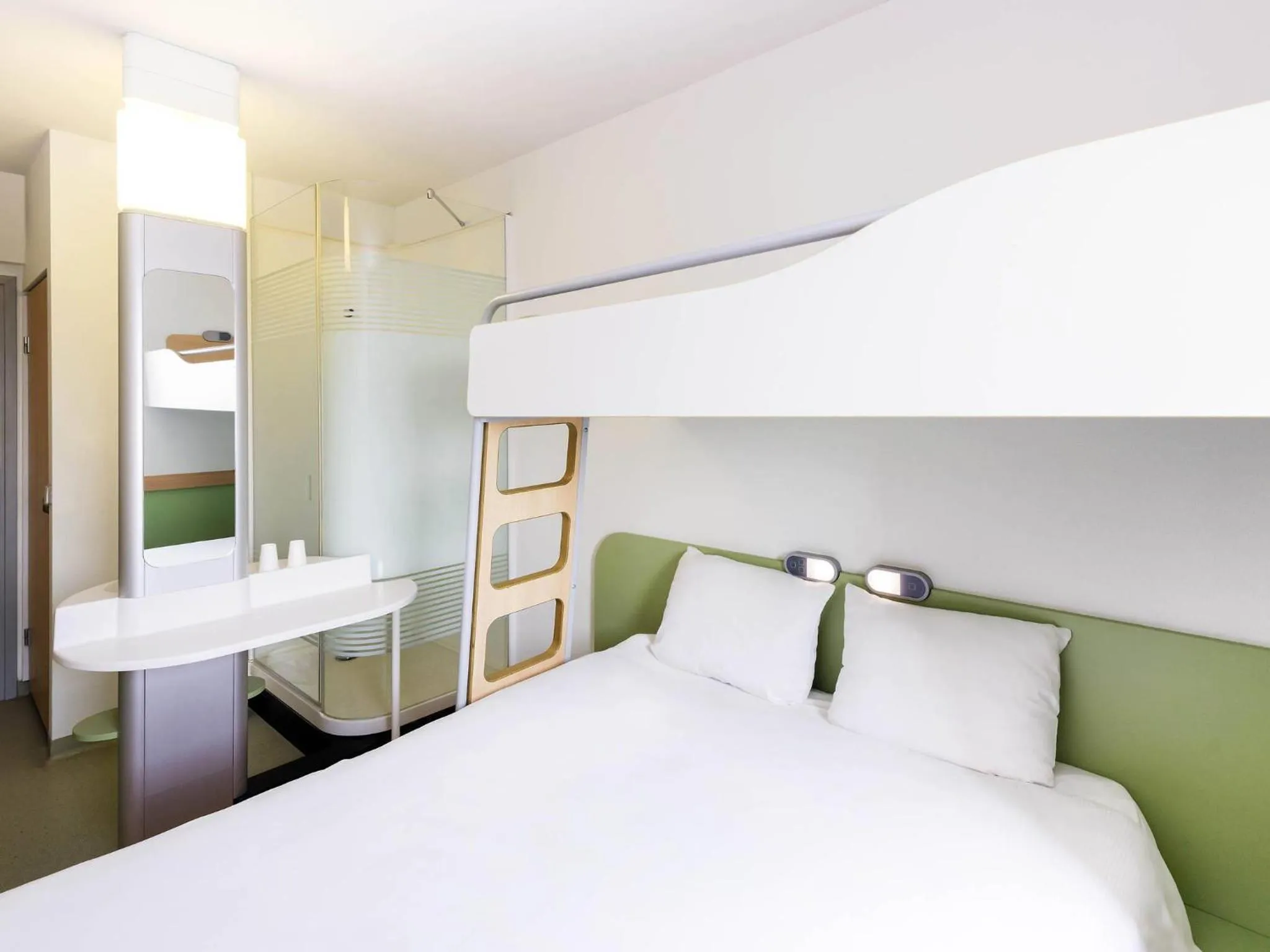 Bedroom, Bed in ibis Budget Luxembourg Sud