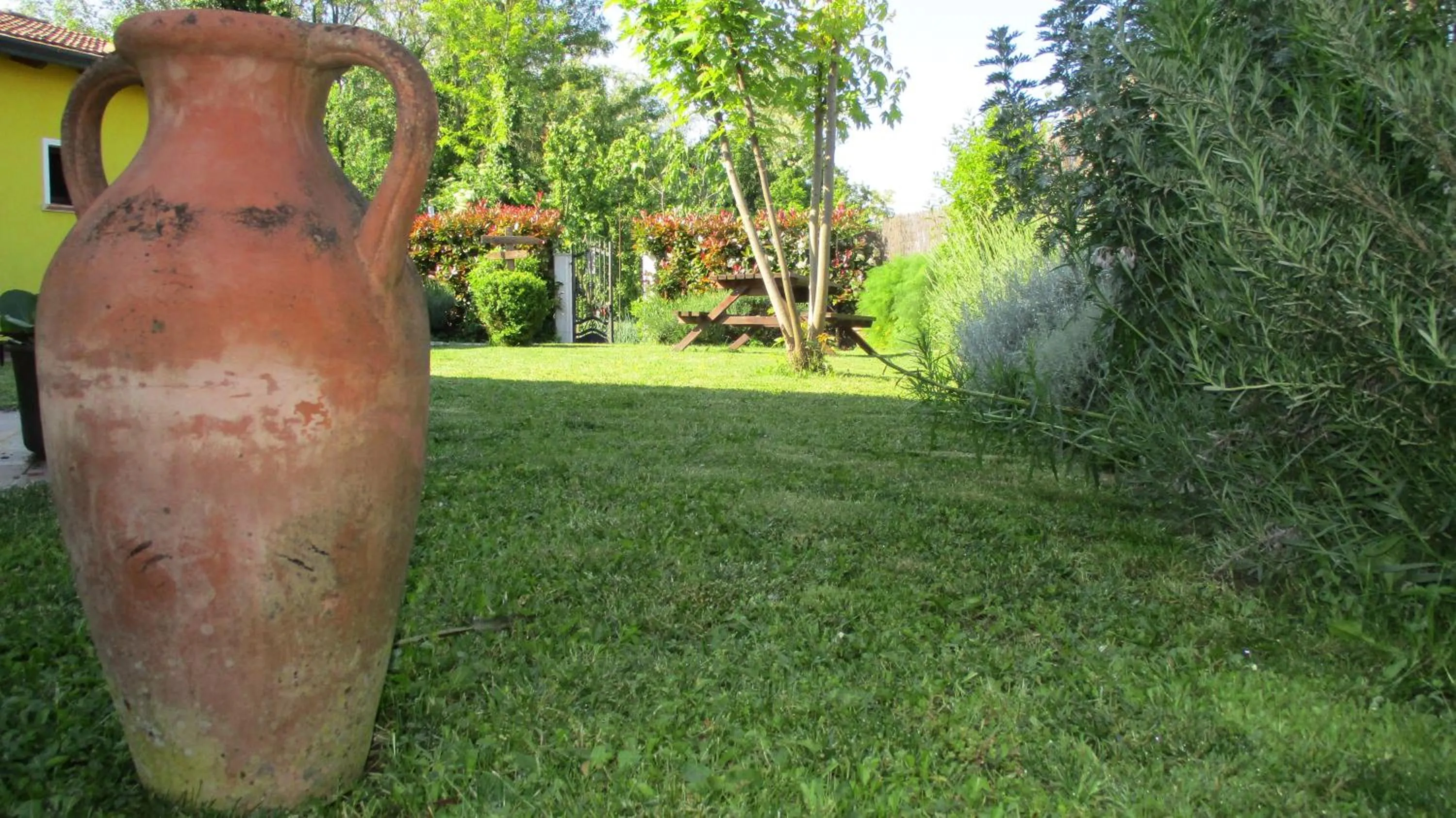 Garden in Casa di Campagna B&B La Corte Ferrara