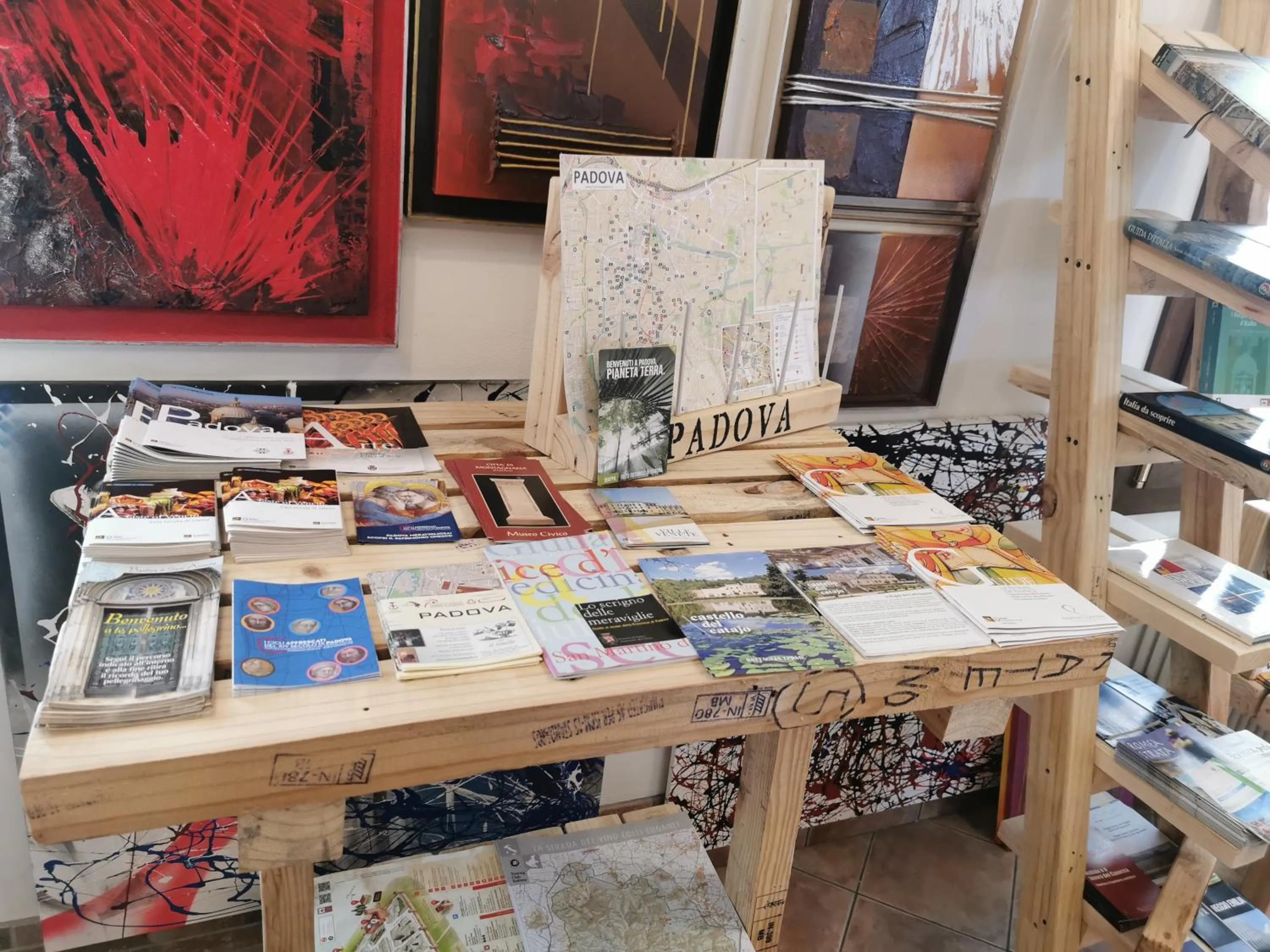 Lobby or reception in Casa di Campagna B&B La Corte Ferrara