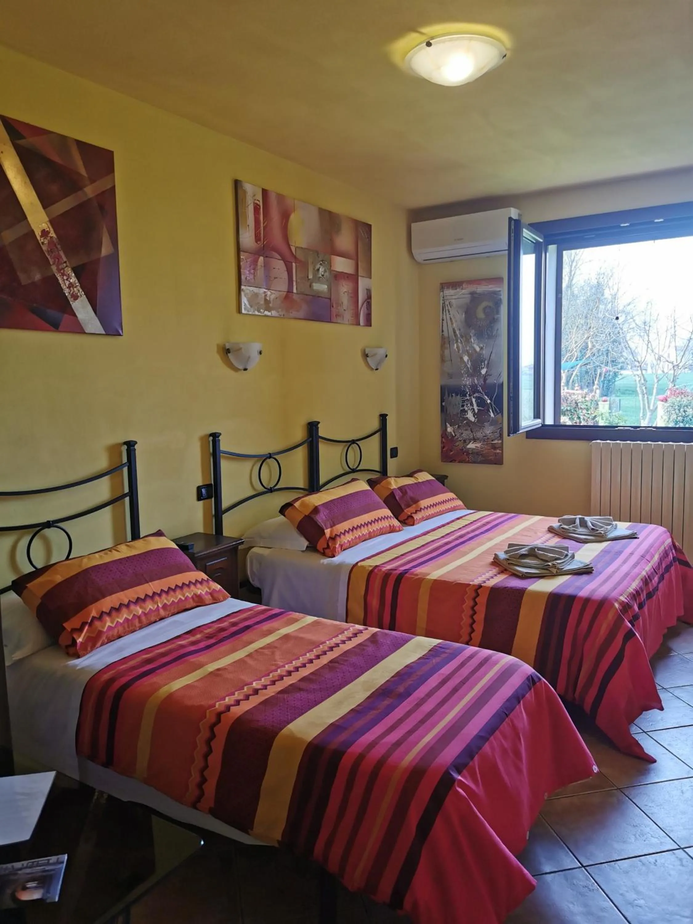 Bed in Casa di Campagna B&B La Corte Ferrara