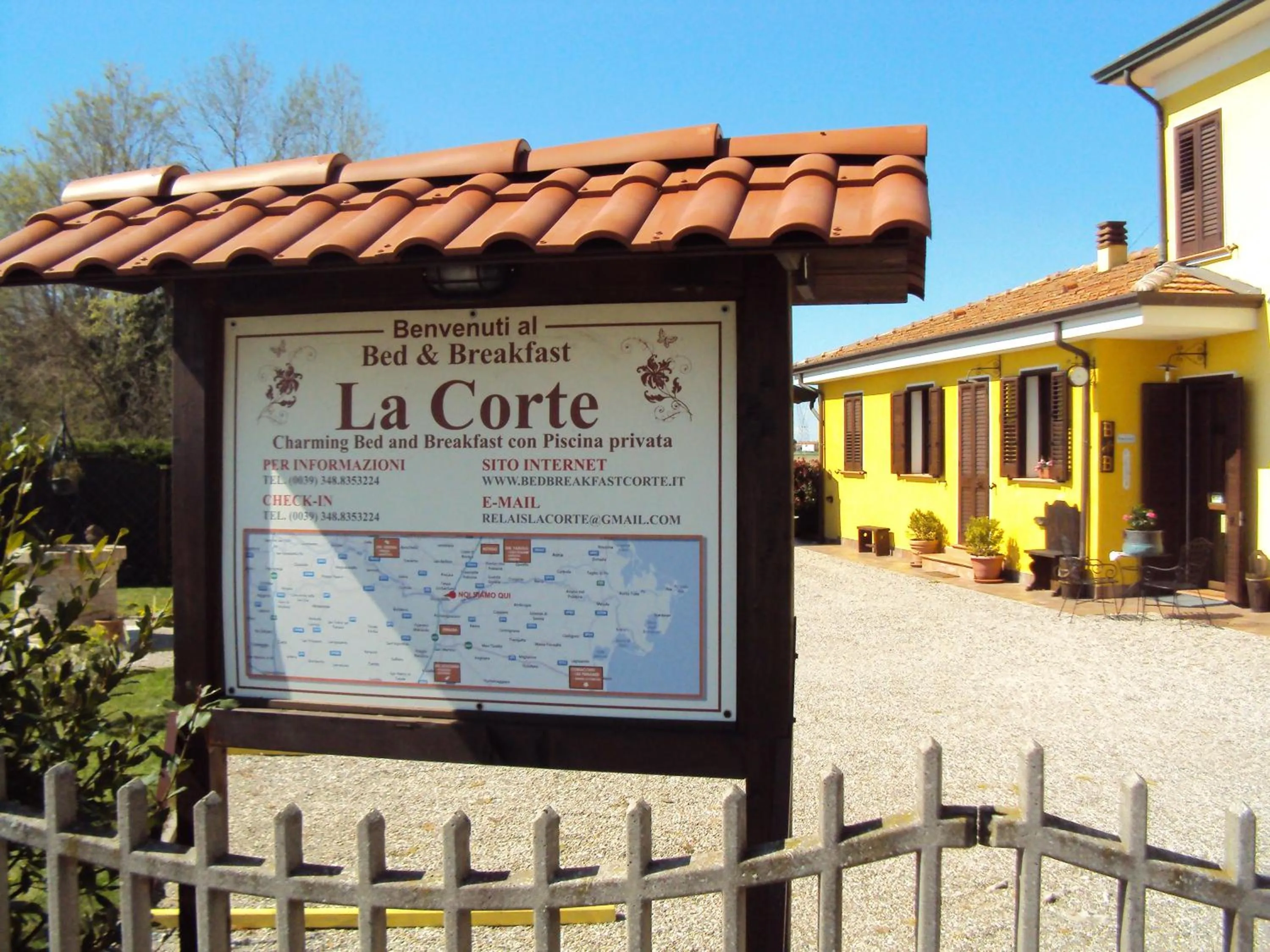 Property building in Casa di Campagna B&B La Corte Ferrara