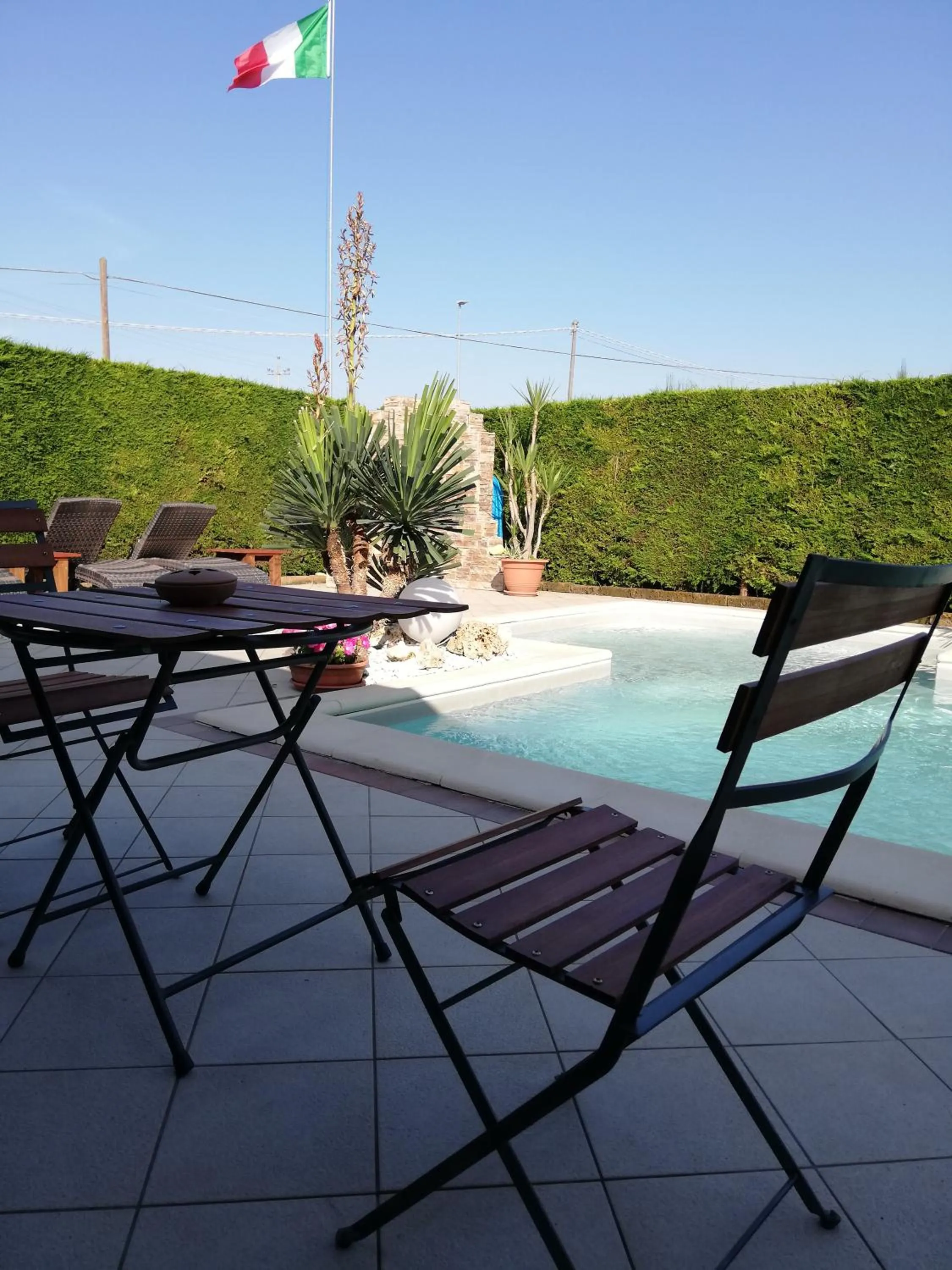 Swimming pool in Casa di Campagna B&B La Corte Ferrara
