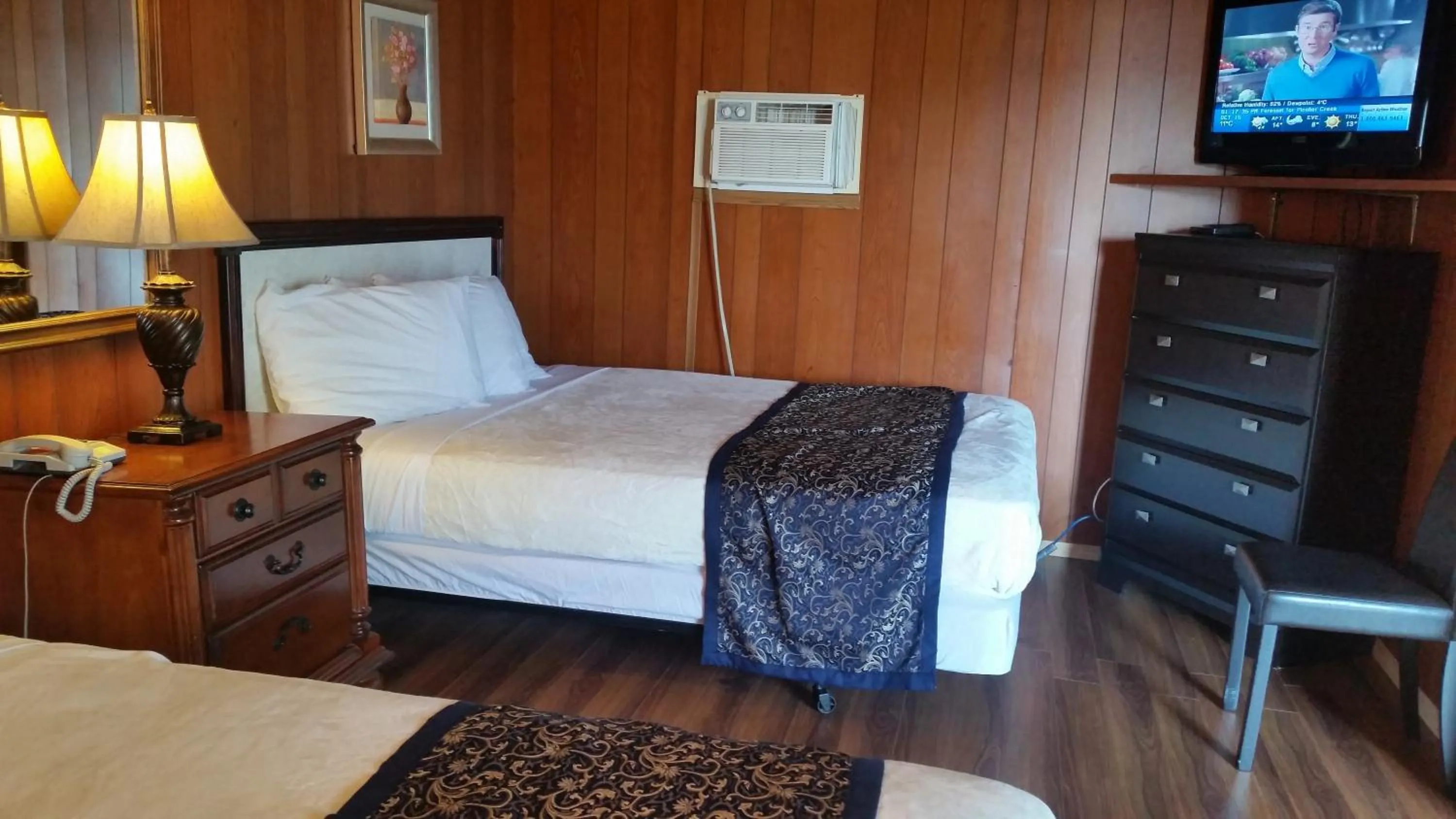Bed in Blue Mountain Motel