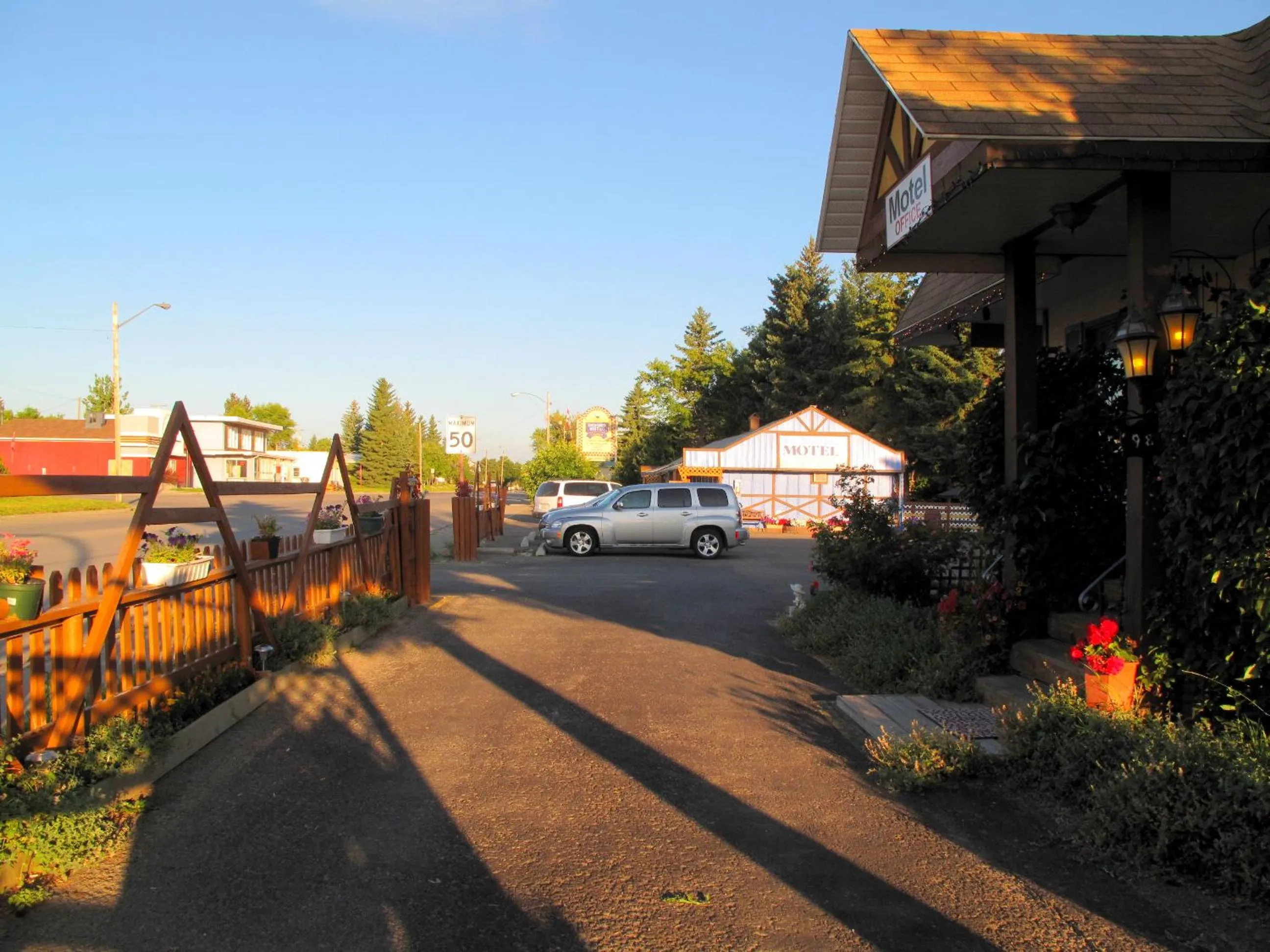 Sunrise in Blue Mountain Motel
