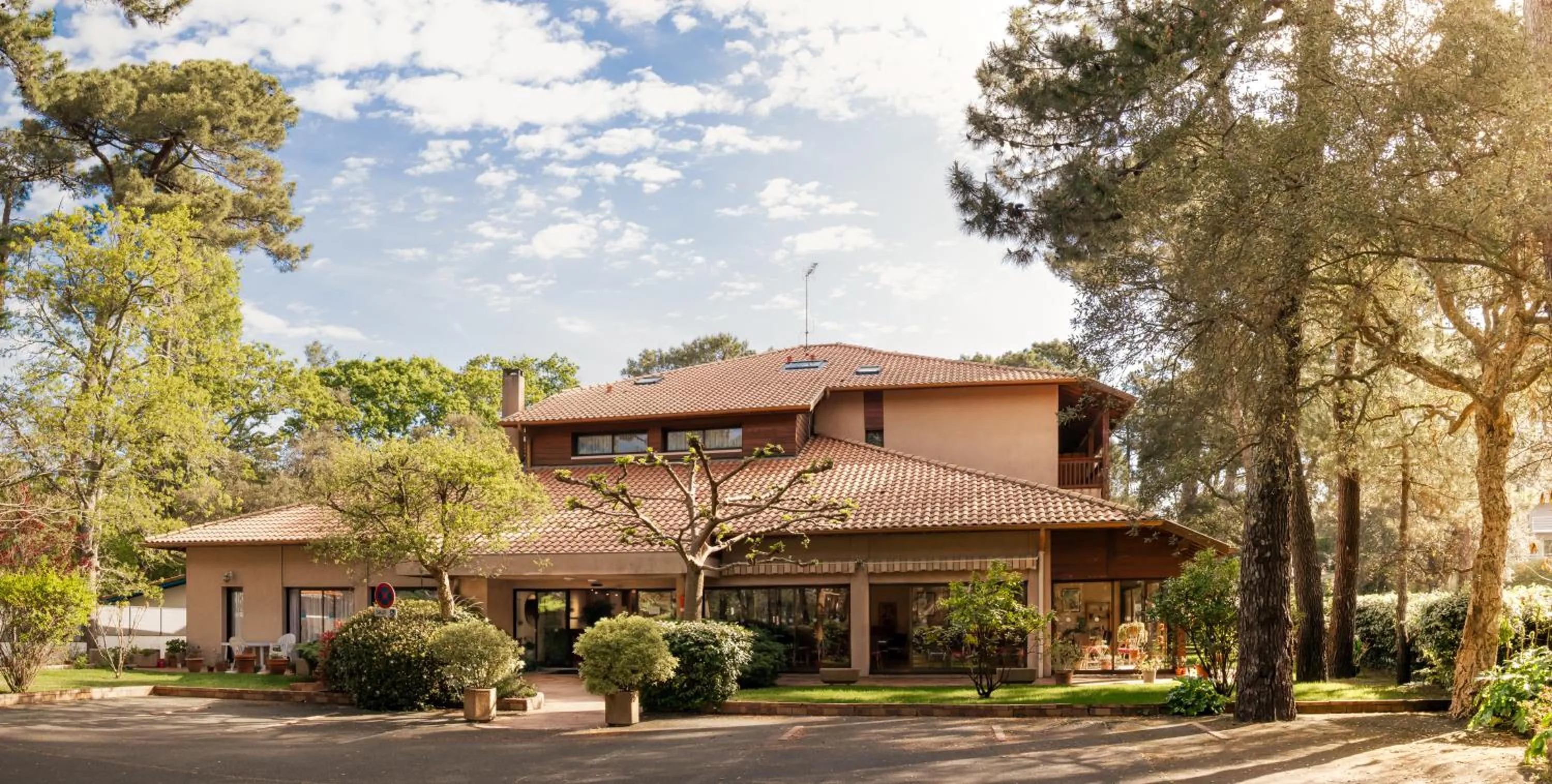 Property building in Résidence Hôtelière les Acanthes