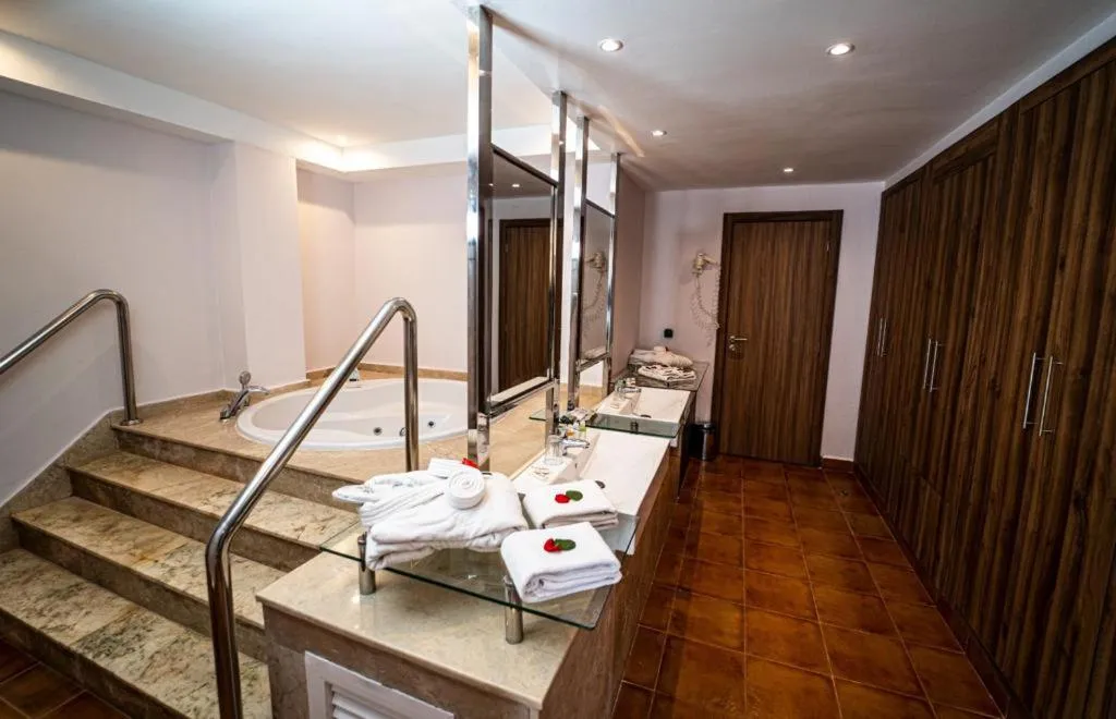 Hot Tub in Be Live Collection Saïdia