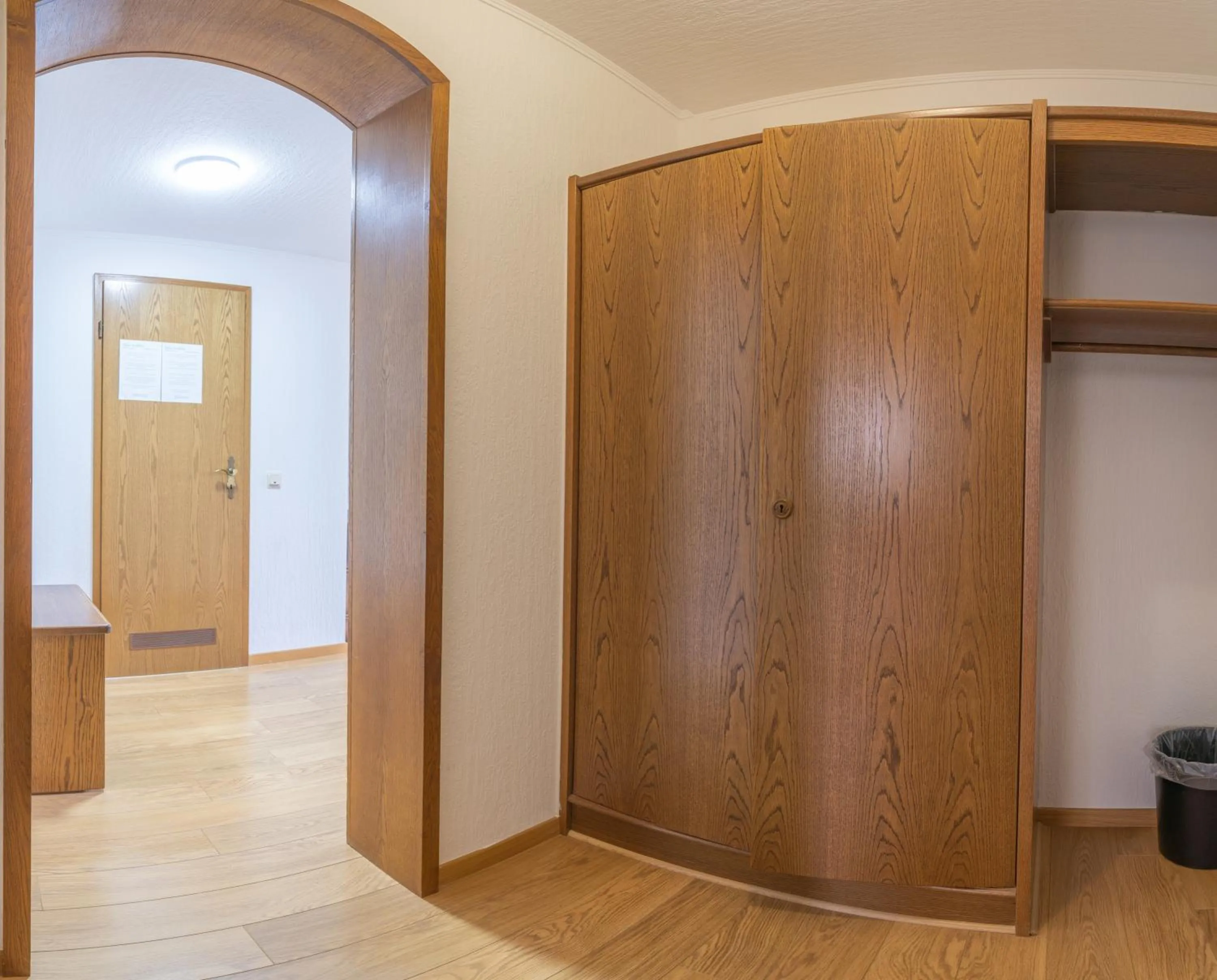 wardrobe in Mühlengarten by Relax Inn - Self Check In & Free Parking