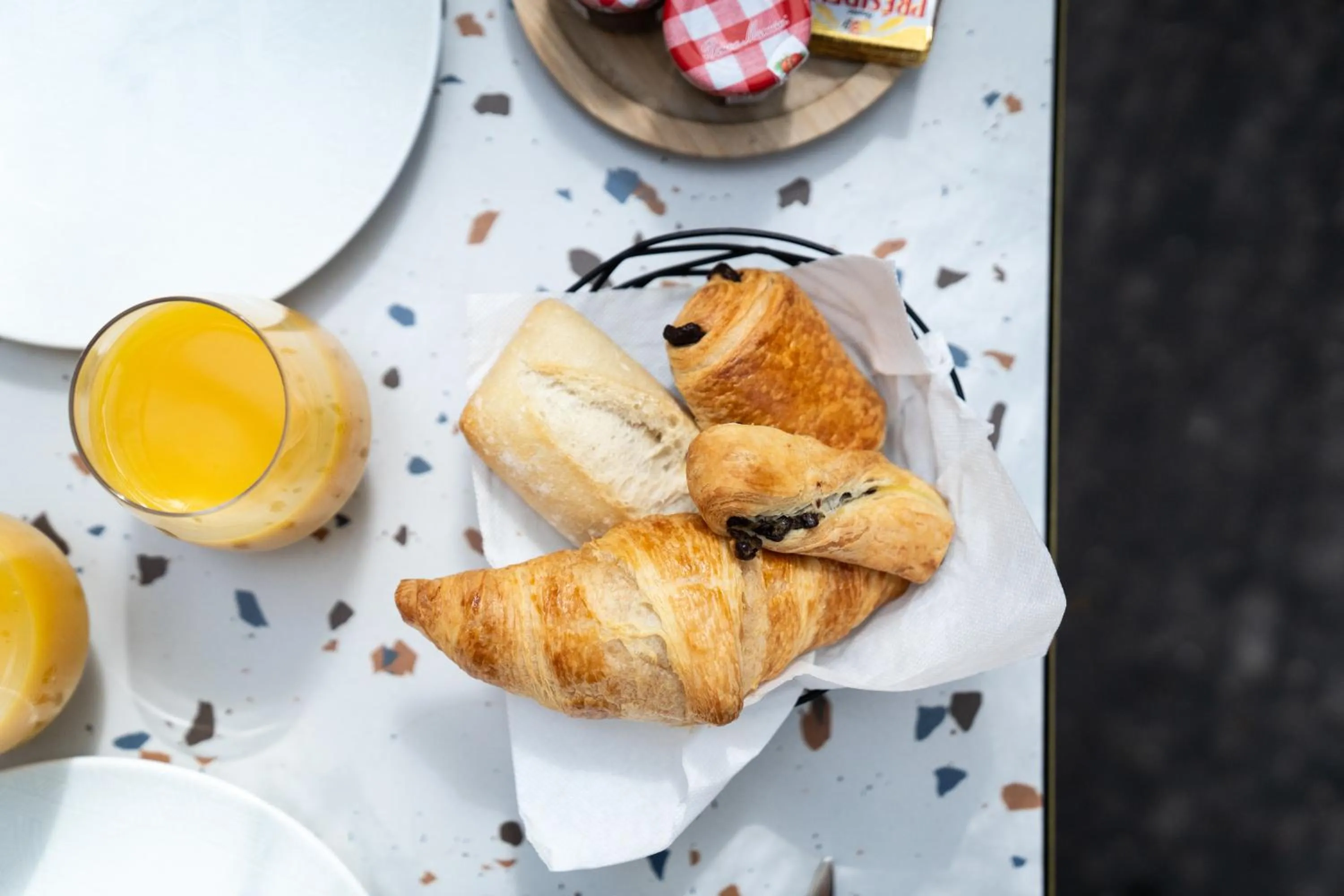 Balcony/Terrace in Graphik Montparnasse