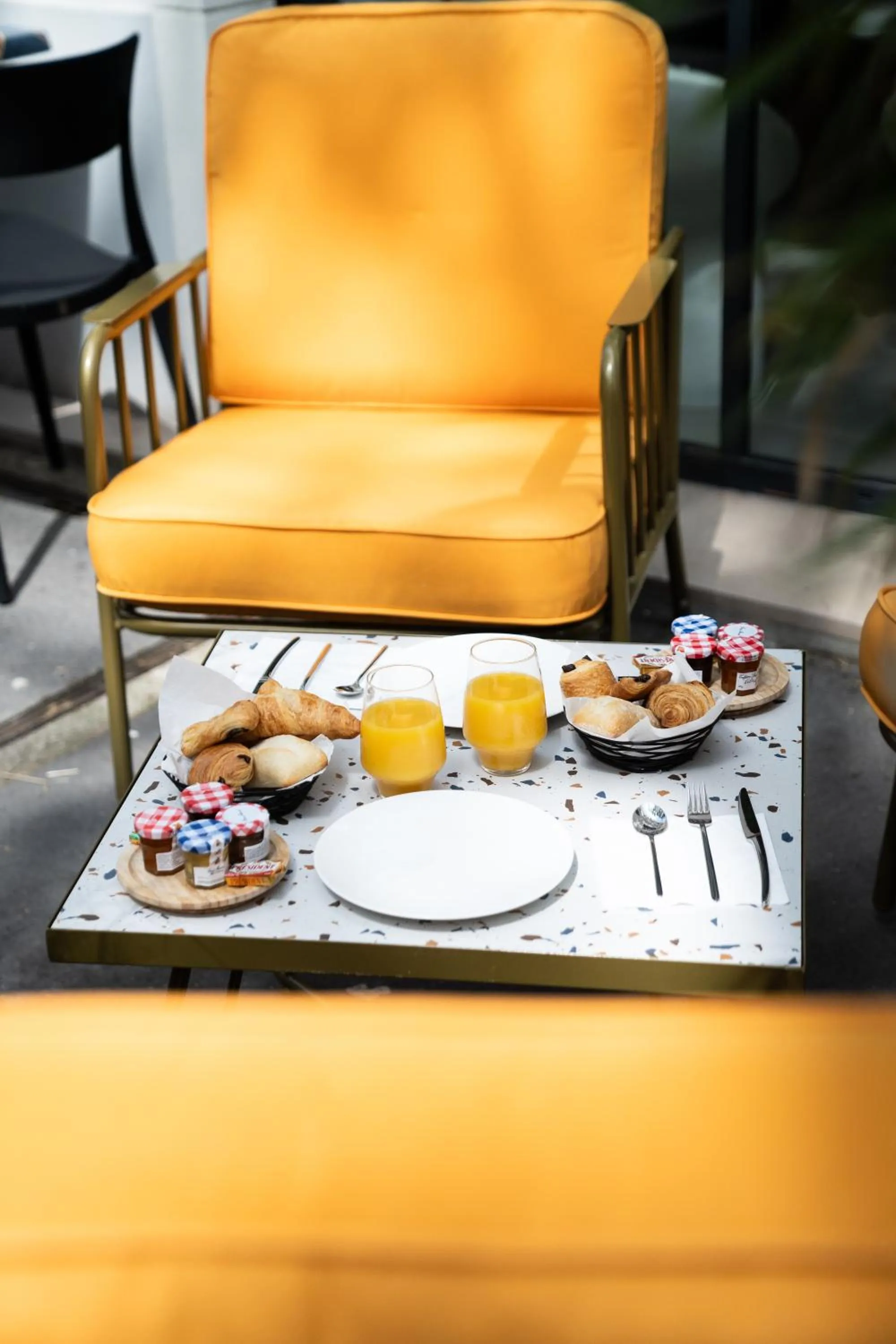 Balcony/Terrace in Graphik Montparnasse