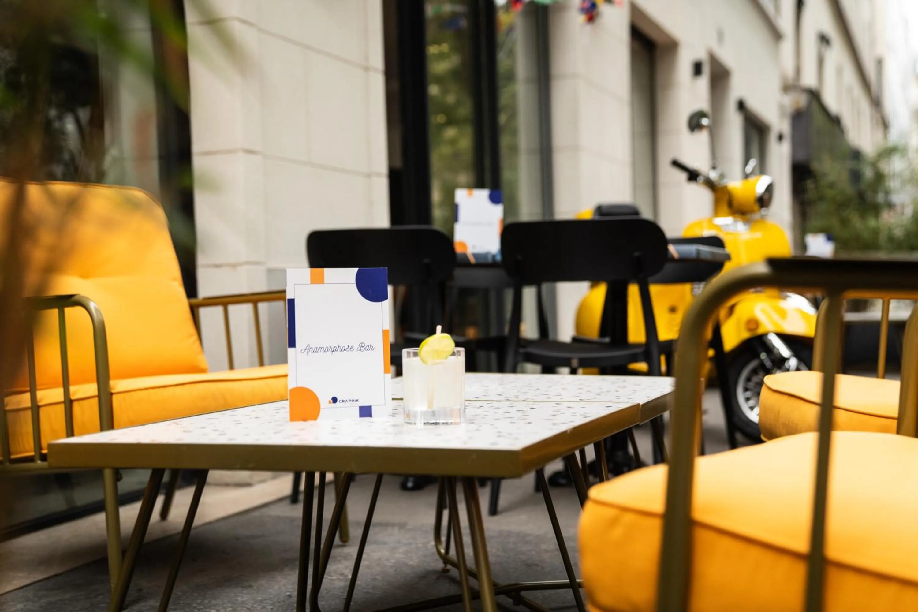 Balcony/Terrace in Graphik Montparnasse