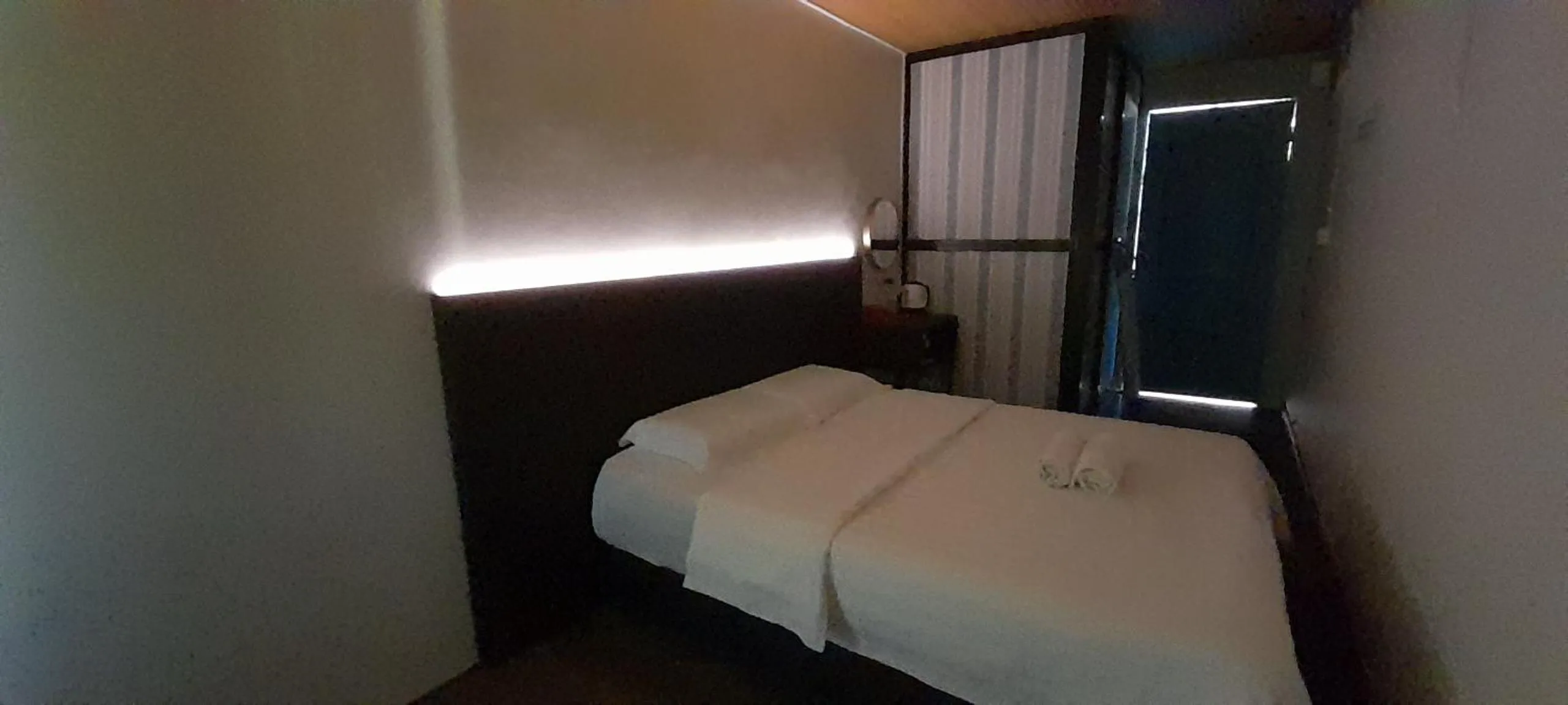 Bed in Wind Valley Farmstay