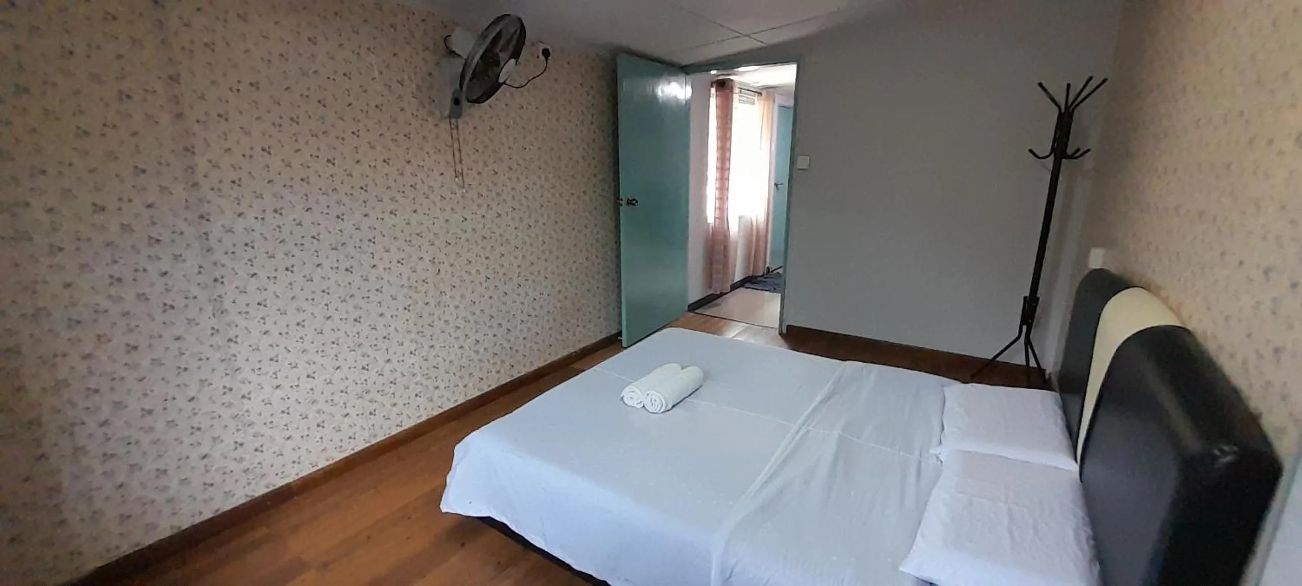 Bed in Wind Valley Farmstay