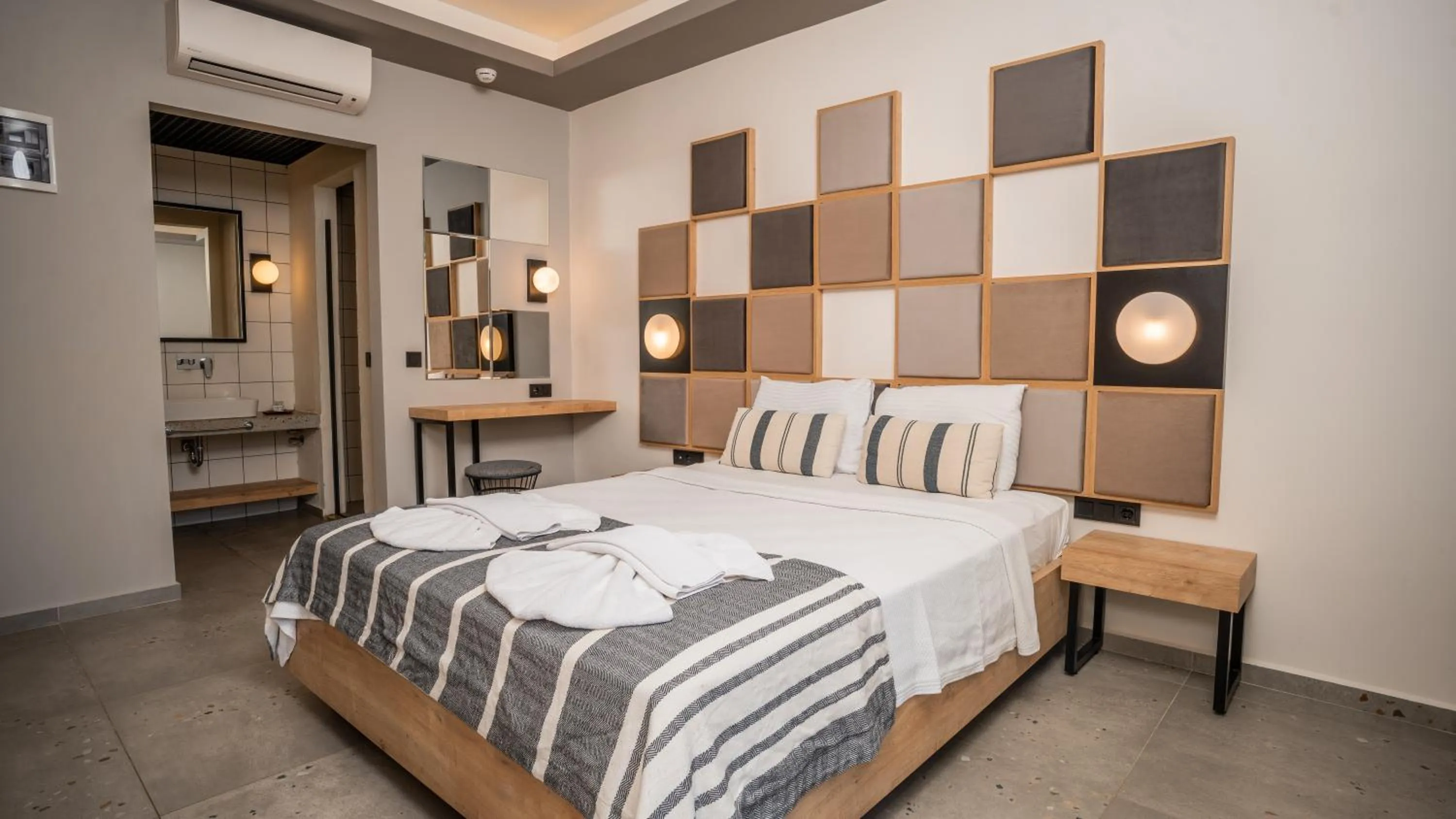 Photo of the whole room, Bed in Blue Star Hotel