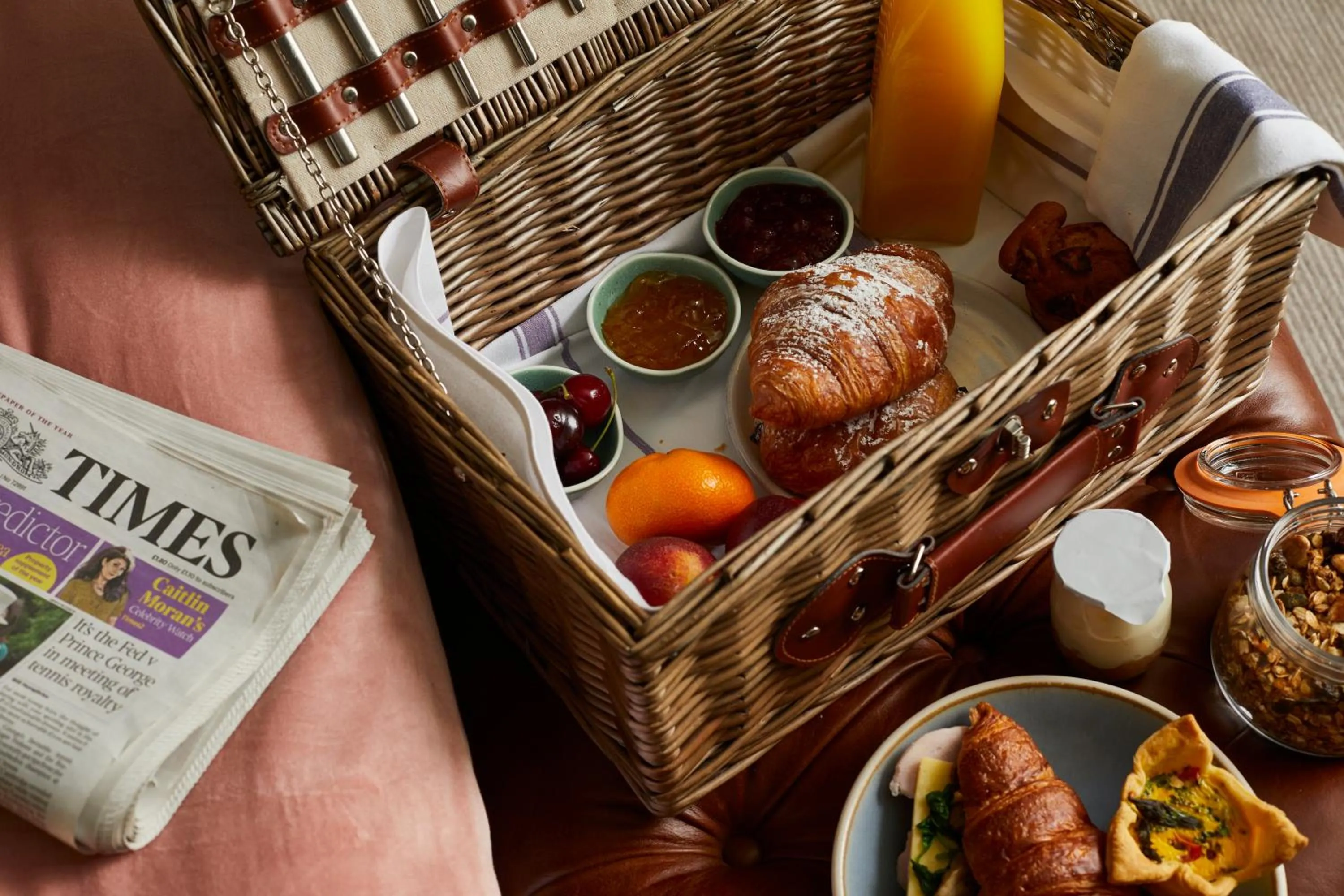 Breakfast in High Corner Inn