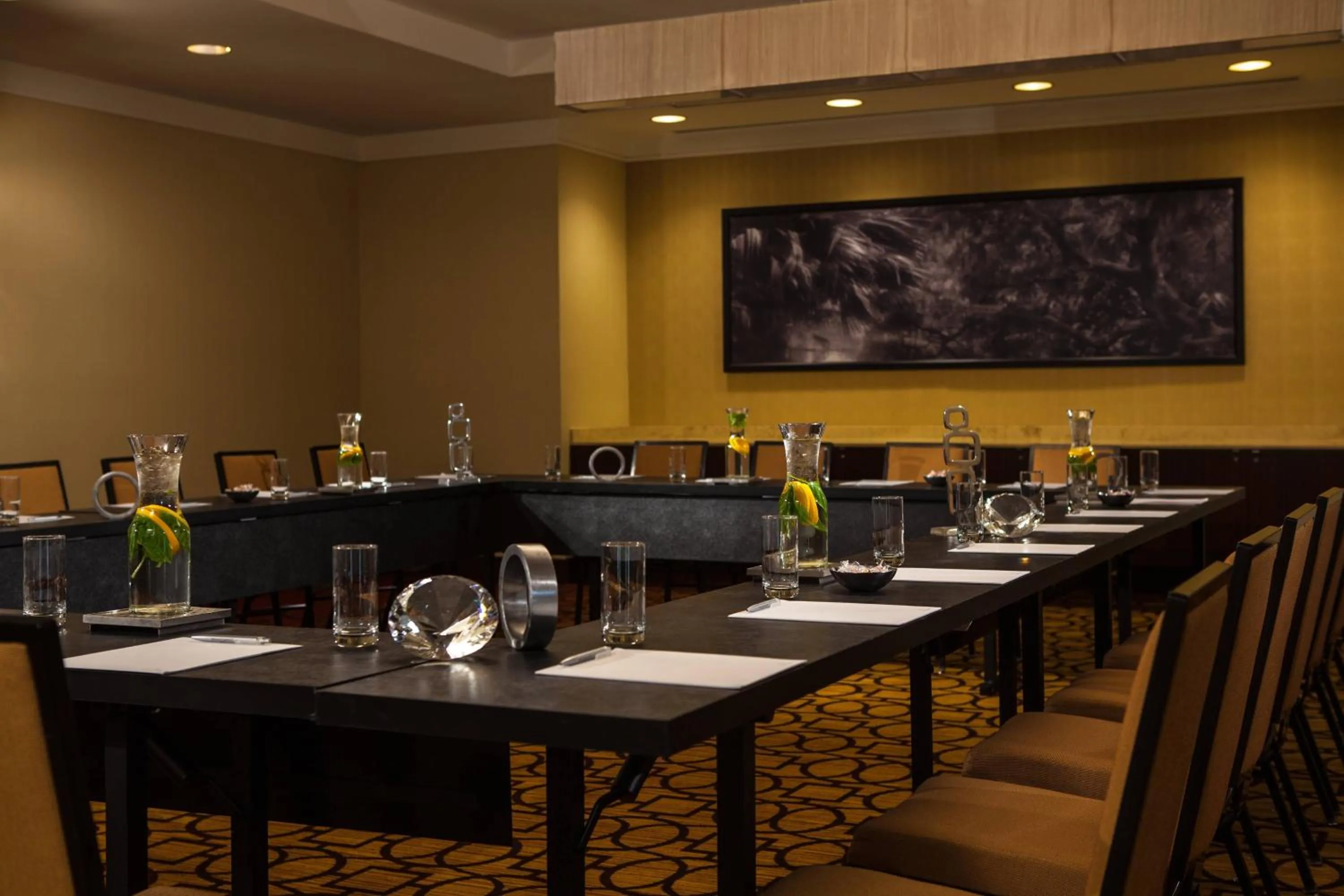 Meeting/conference room in Renaissance Baton Rouge Hotel