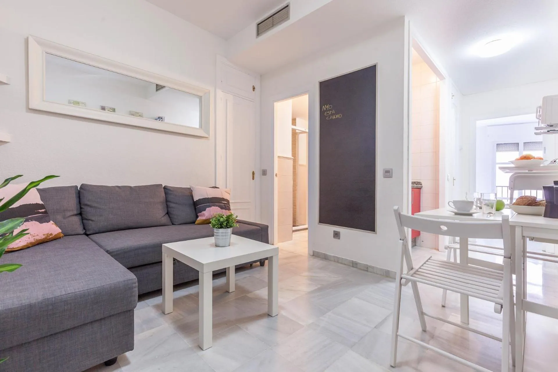 Cozy&Modern,historic centre of Seville AC/WiFi,4px