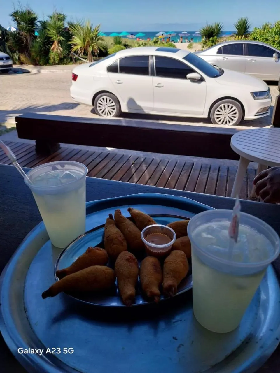 Restaurant/places to eat in Pousada On Shore