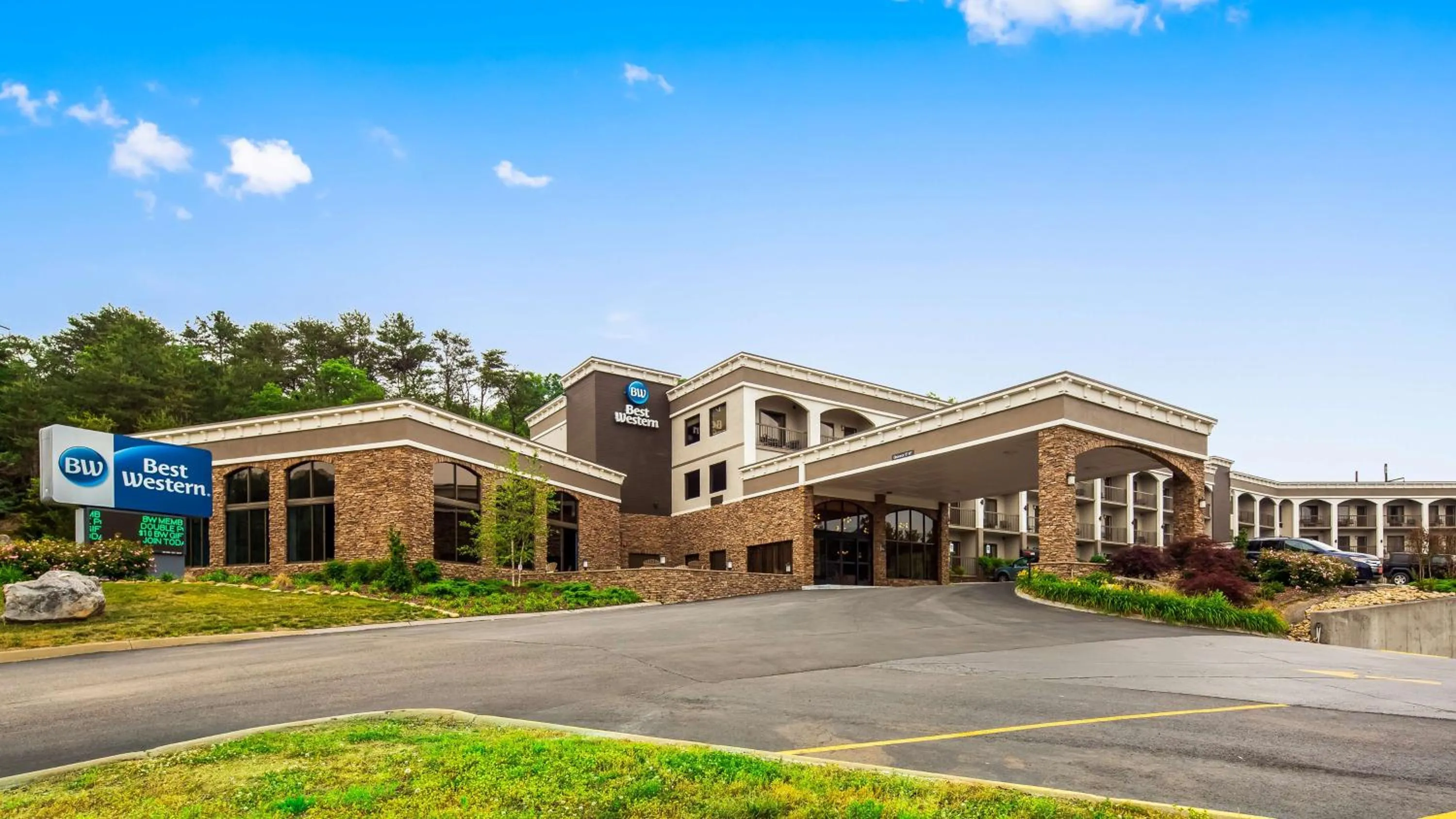 Property building in Best Western Sevierville/Kodak Inn